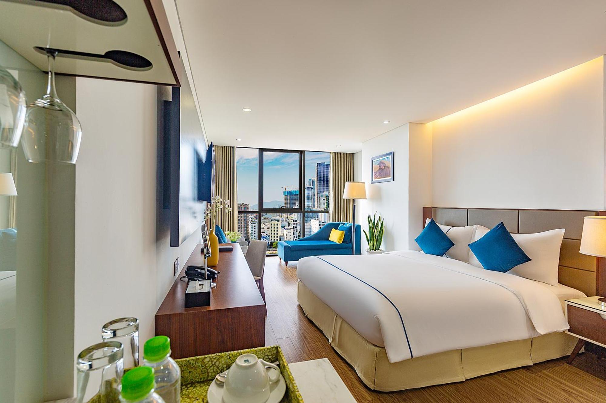 Deluxe King Suite