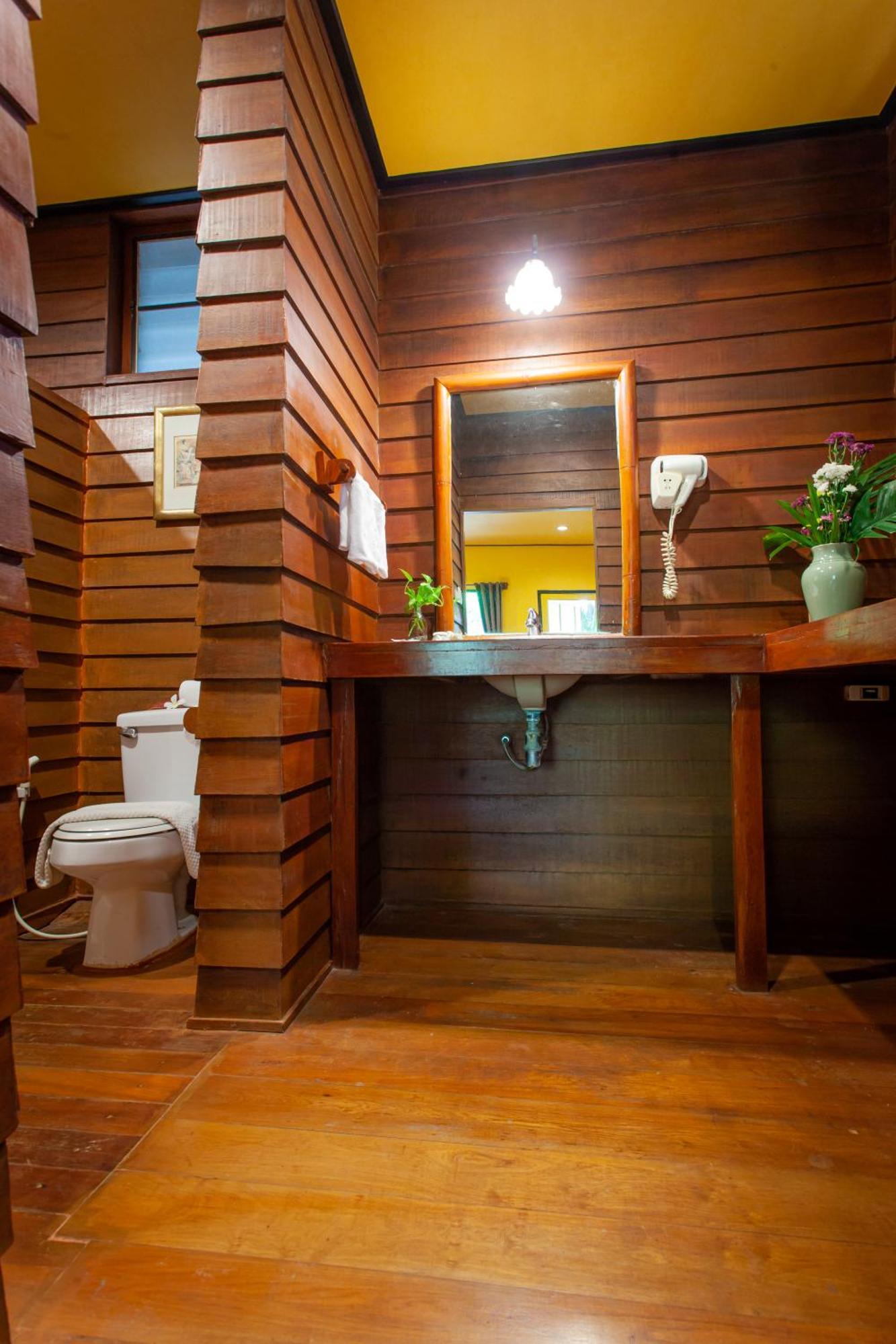 Deluxe Double or Twin Room Garden View