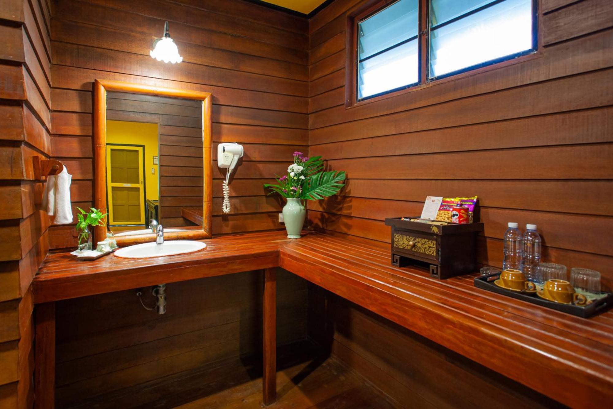 Deluxe Double or Twin Room Garden View