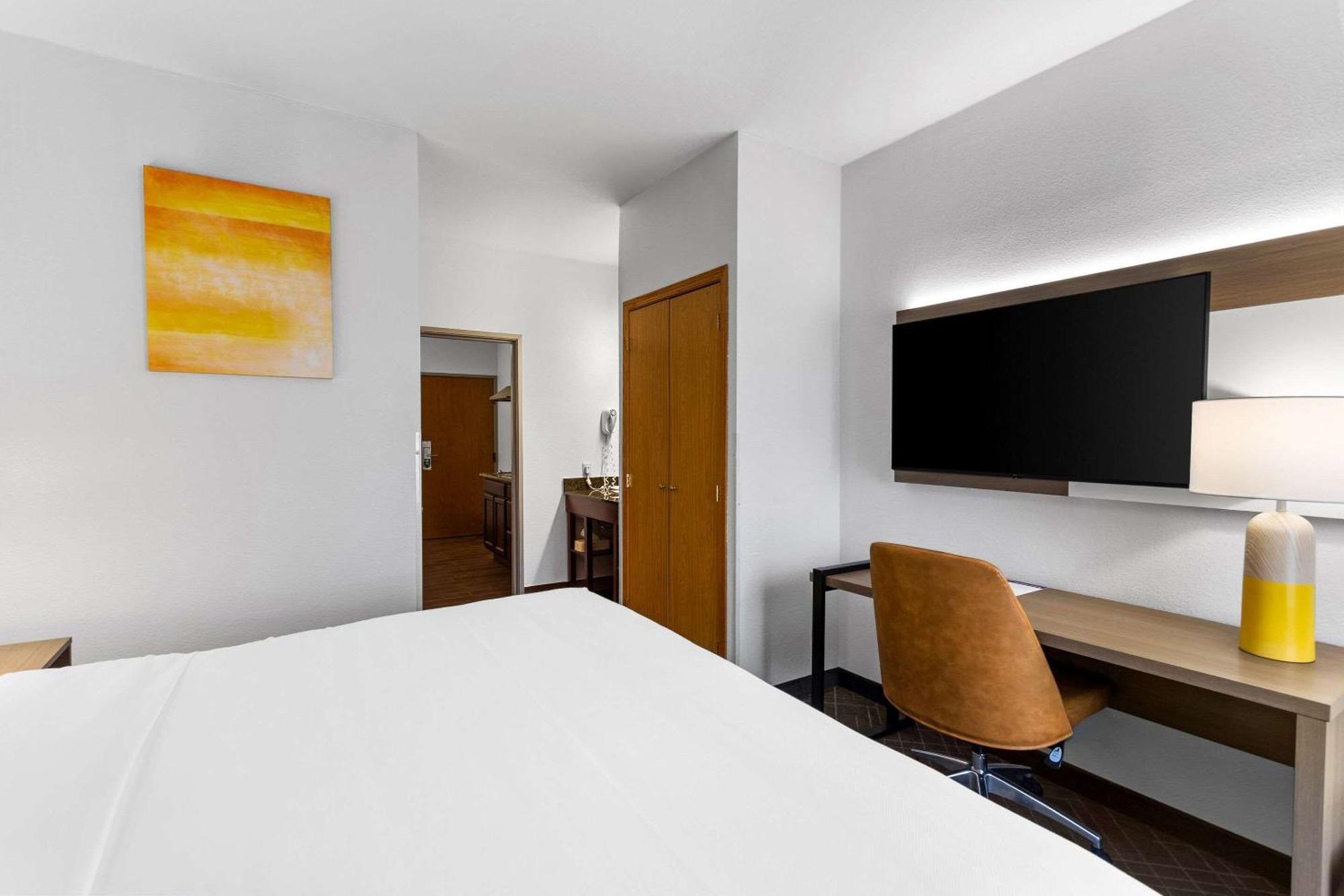 King Suite Spa Bath