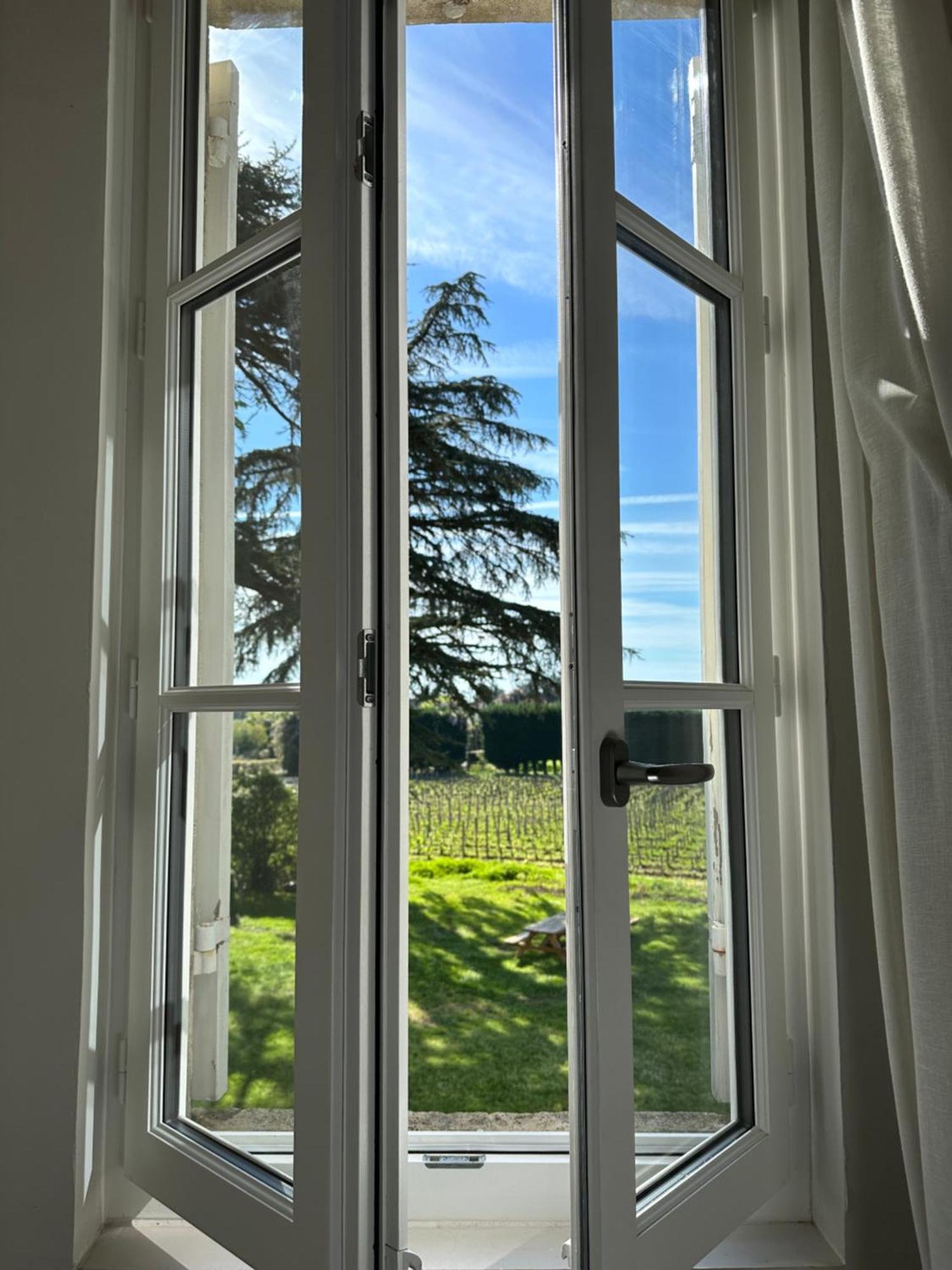 Queen Room Garden View