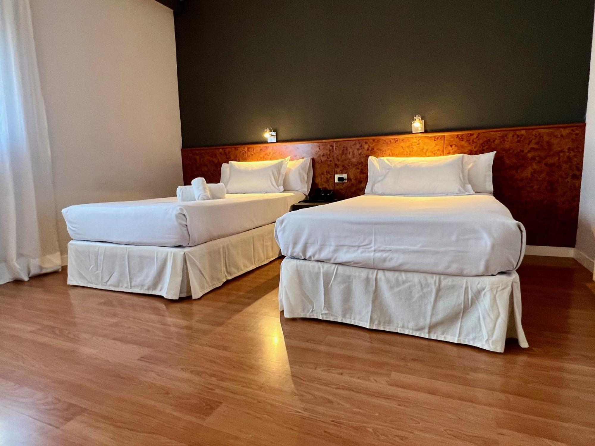 Triple Family Room 2 beds