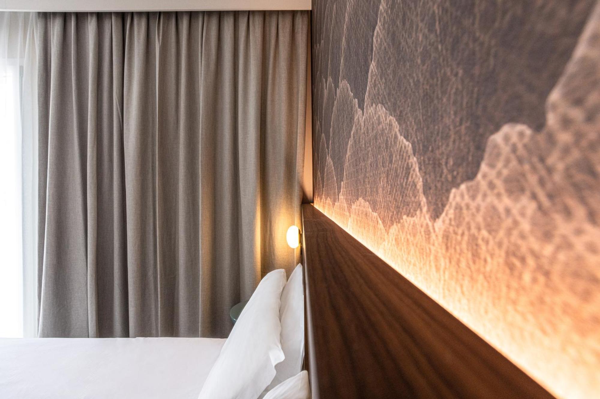 Deluxe Doppel-/Zweibettzimmer mit Balkon