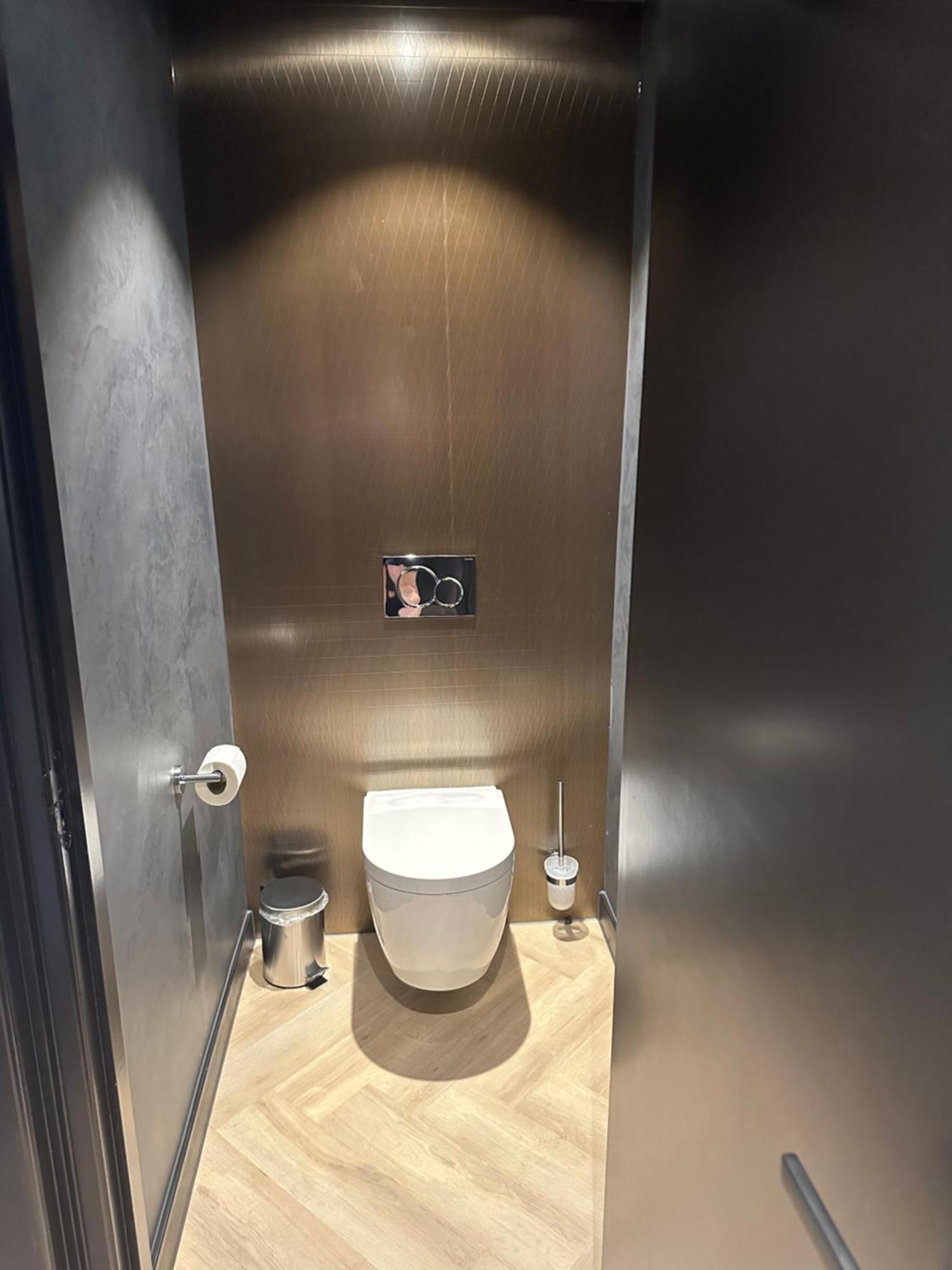 Deluxe Double Room Shower