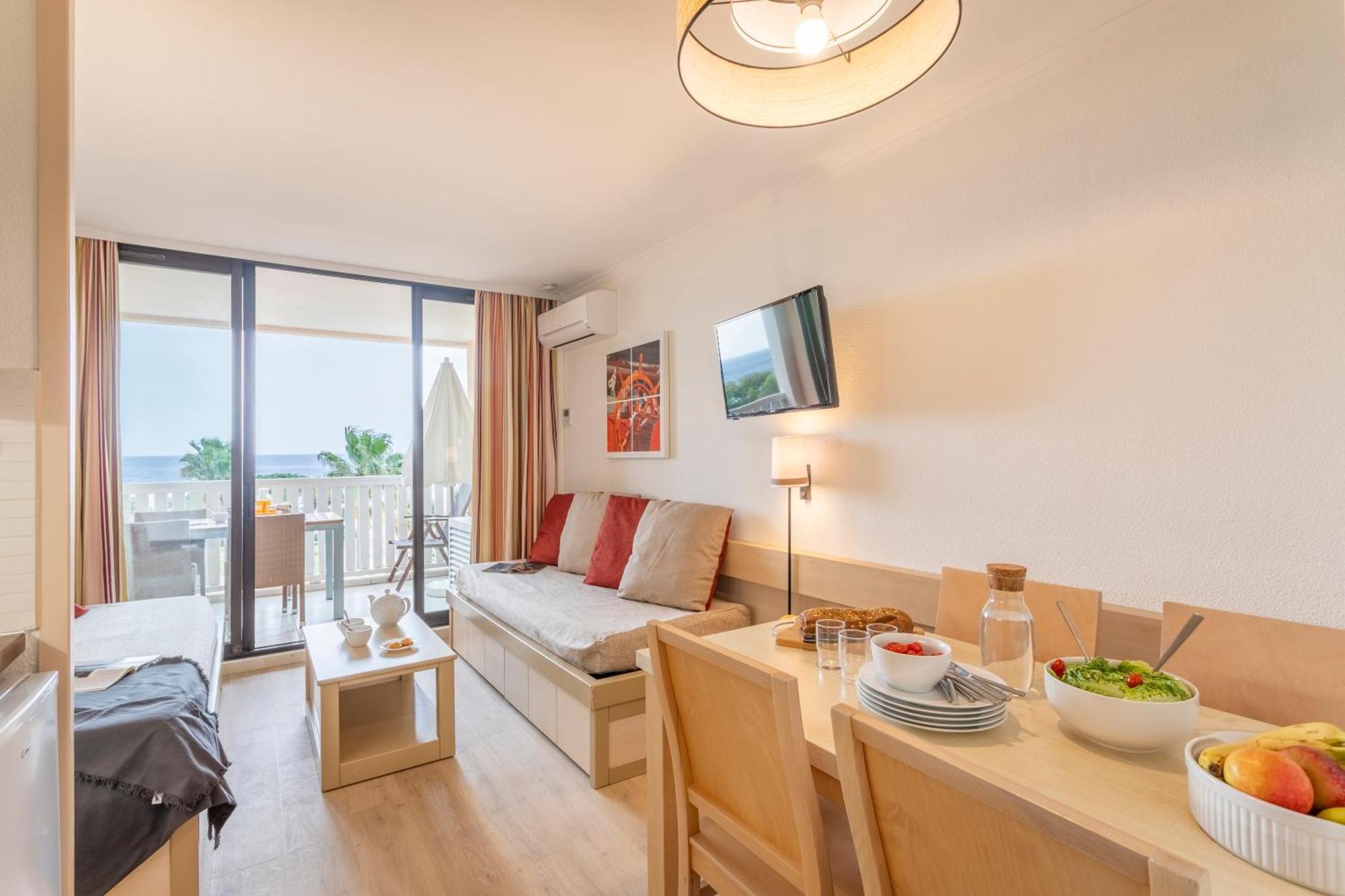 One-Bedroom Apartment Air conditioning Terrasse or Balcony Sea View South Side,1592054328:JPEG