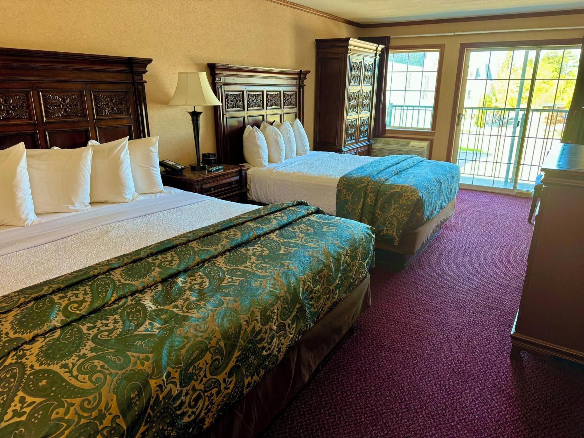 Queen Room Two Queen Beds
