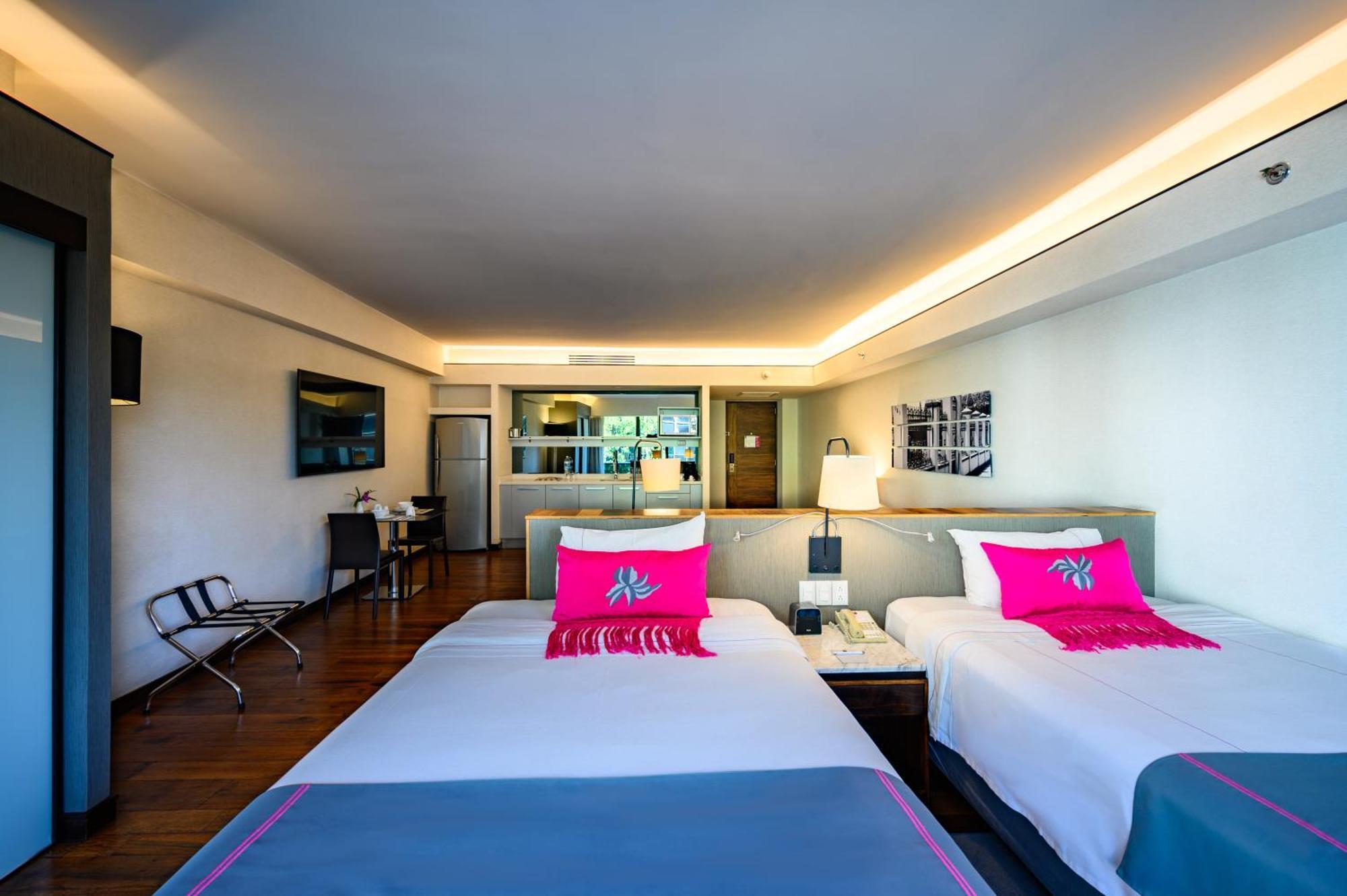 Master Suite Two Double Beds