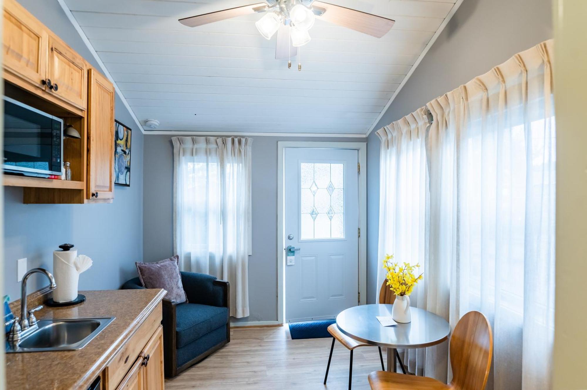 Queen Room Kitchen