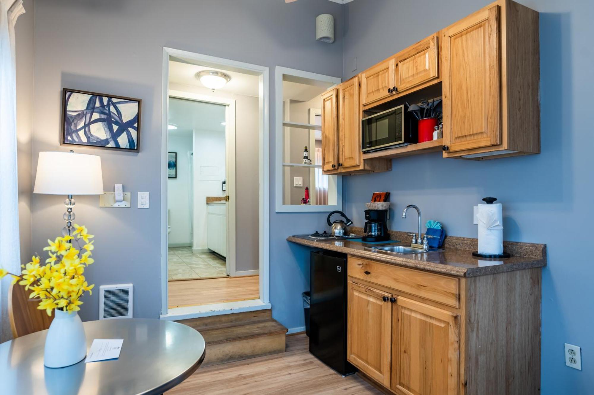 Queen Room Kitchen