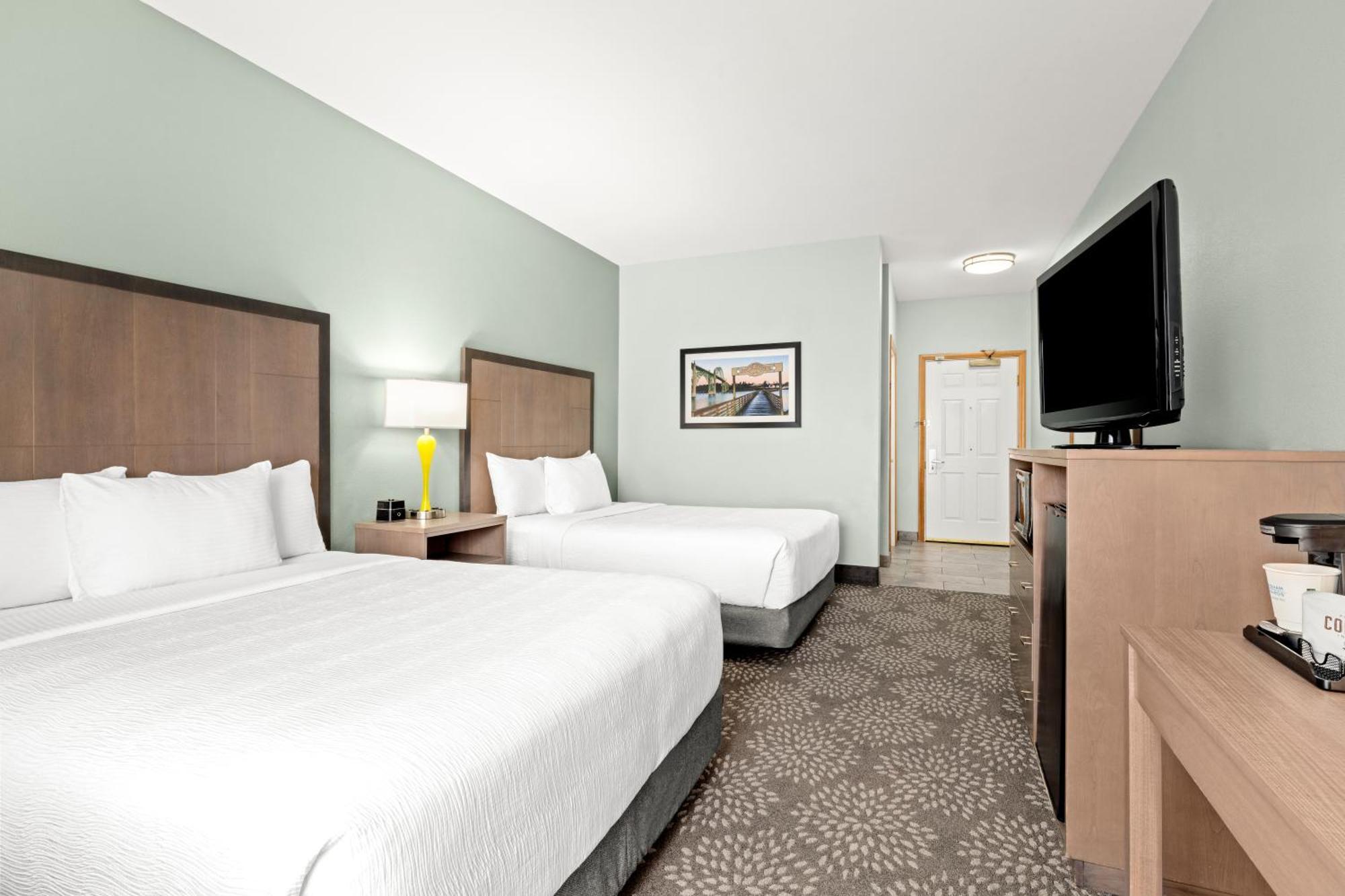 Queen Room Two Queen Beds Mobility Access or Non-Smoking
