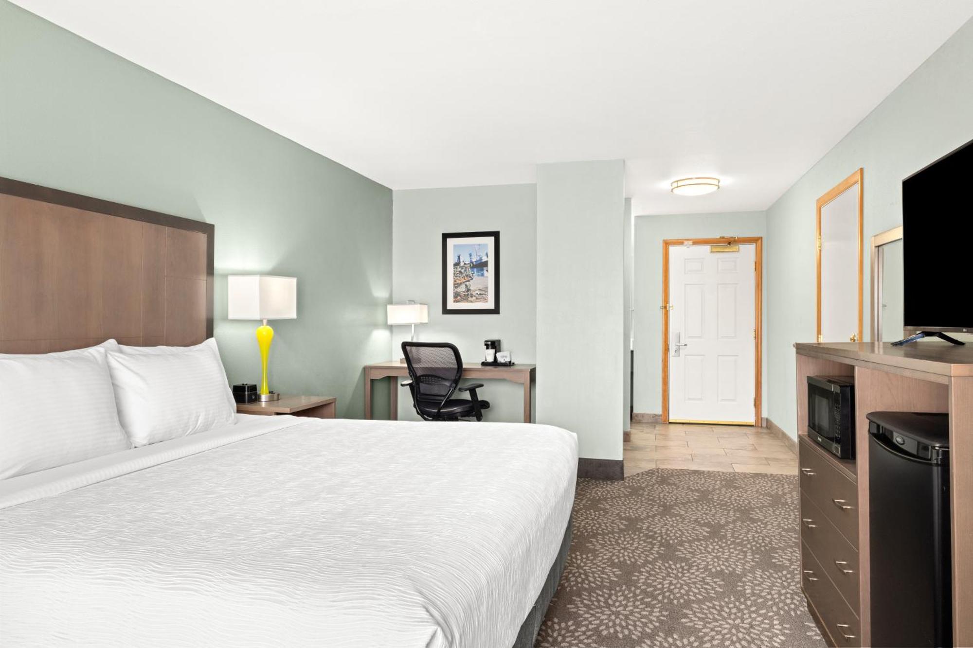 Deluxe King Room