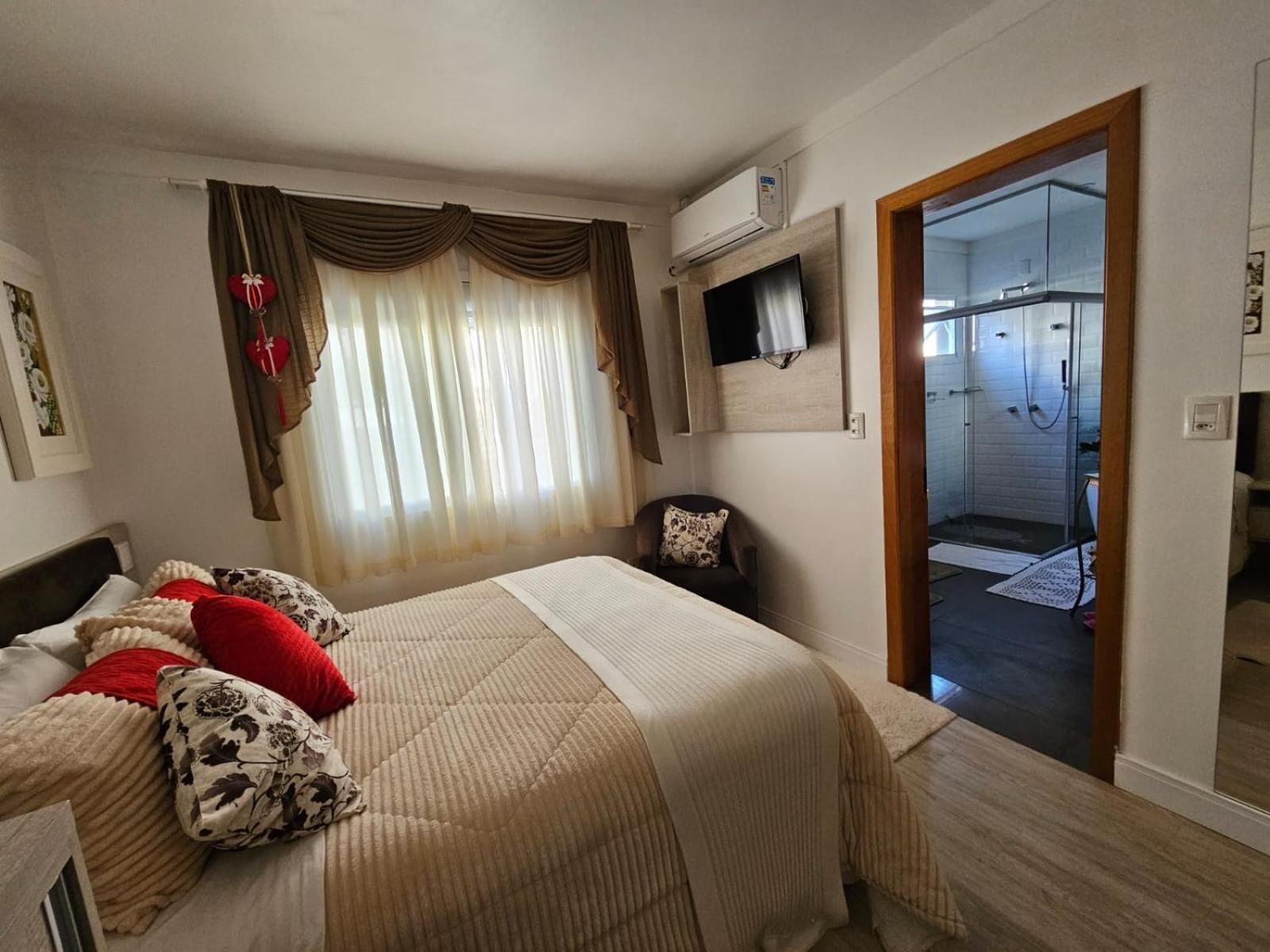Deluxe Double Room Bath