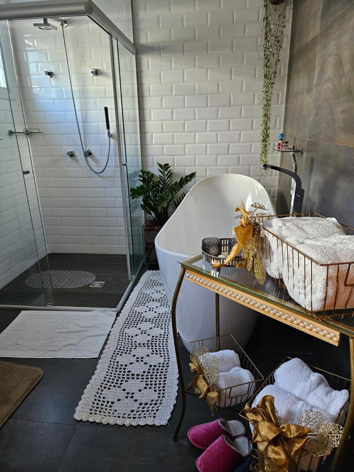 Deluxe Double Room Bath