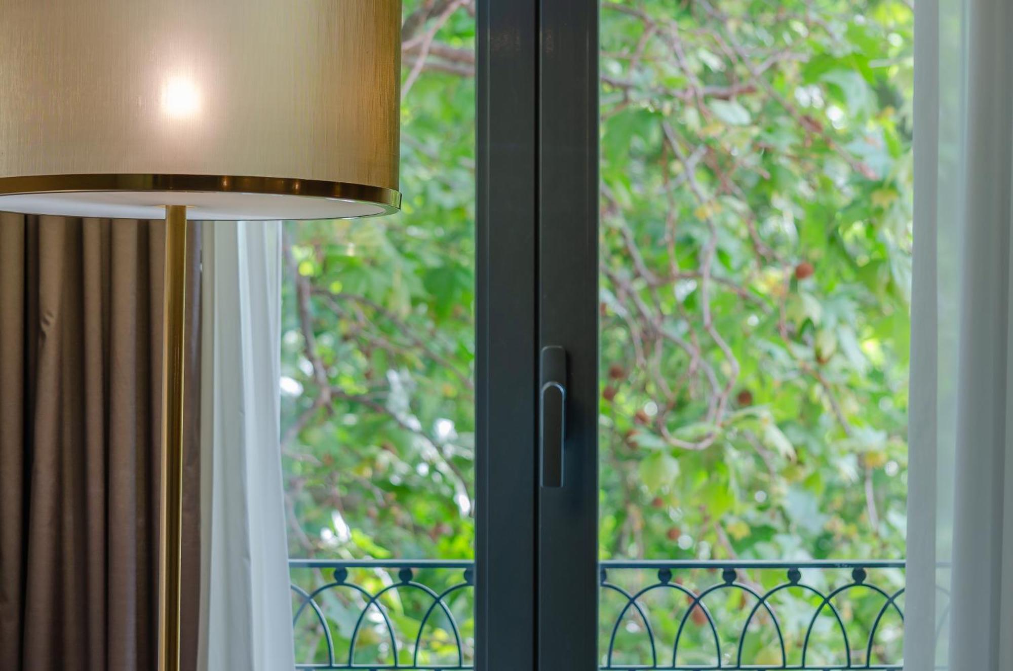 Superior Twin Room Avenue View