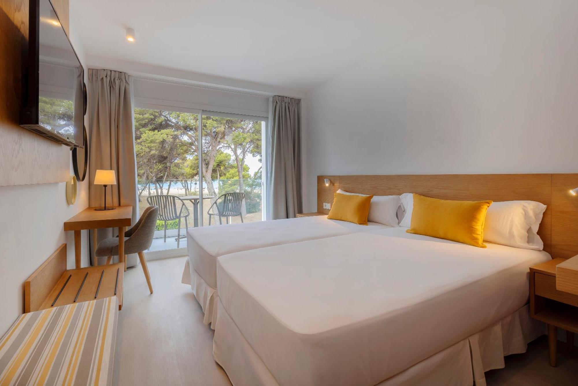Twin Room Balcony Beach View