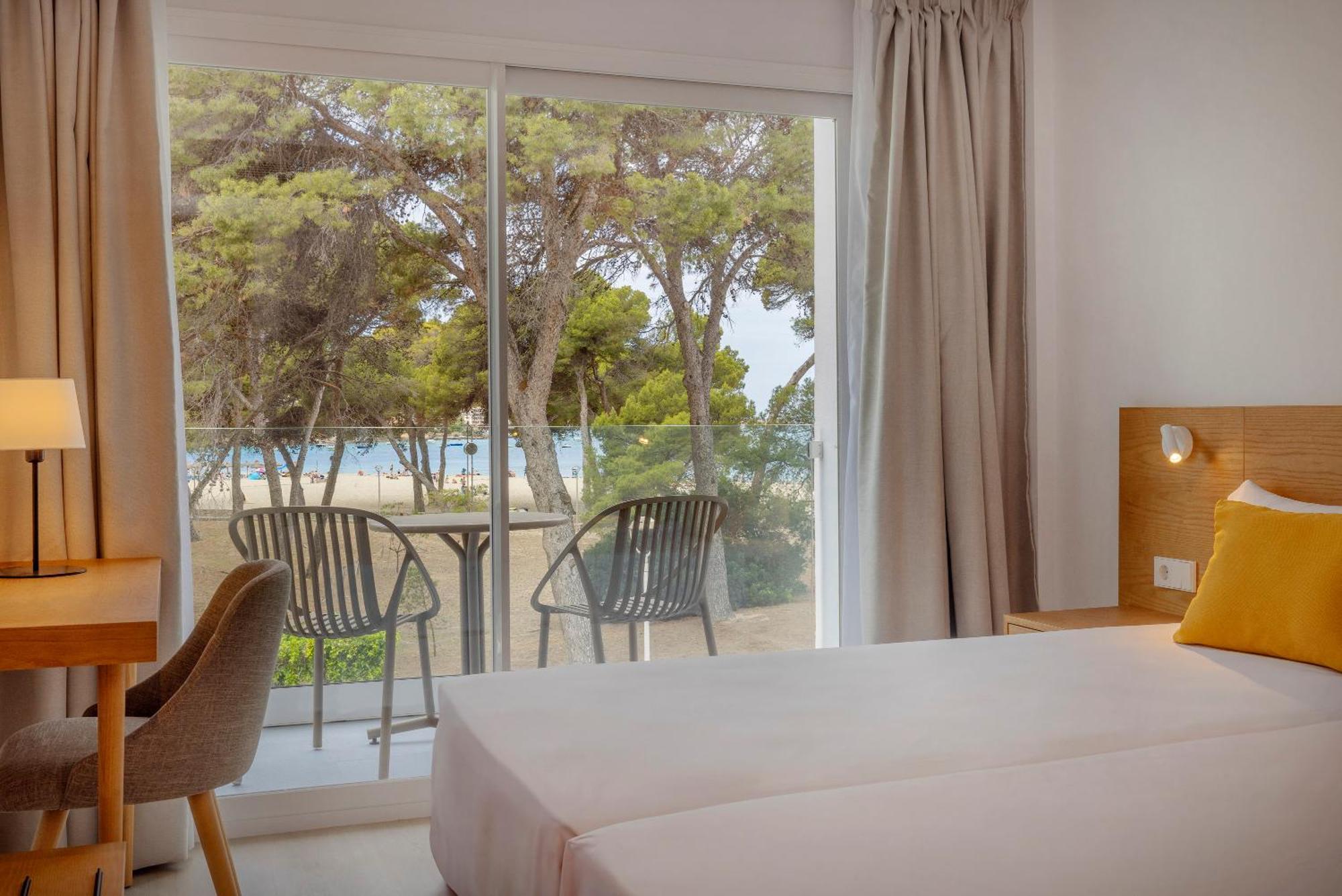Twin Room Balcony Beach View