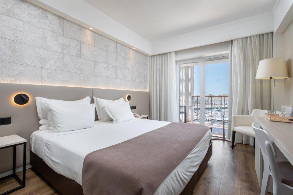 Double or Twin Room Marina View
