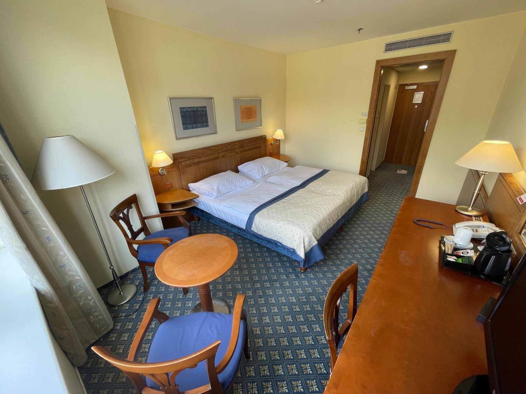 Double or Twin room Wenceslas square view
