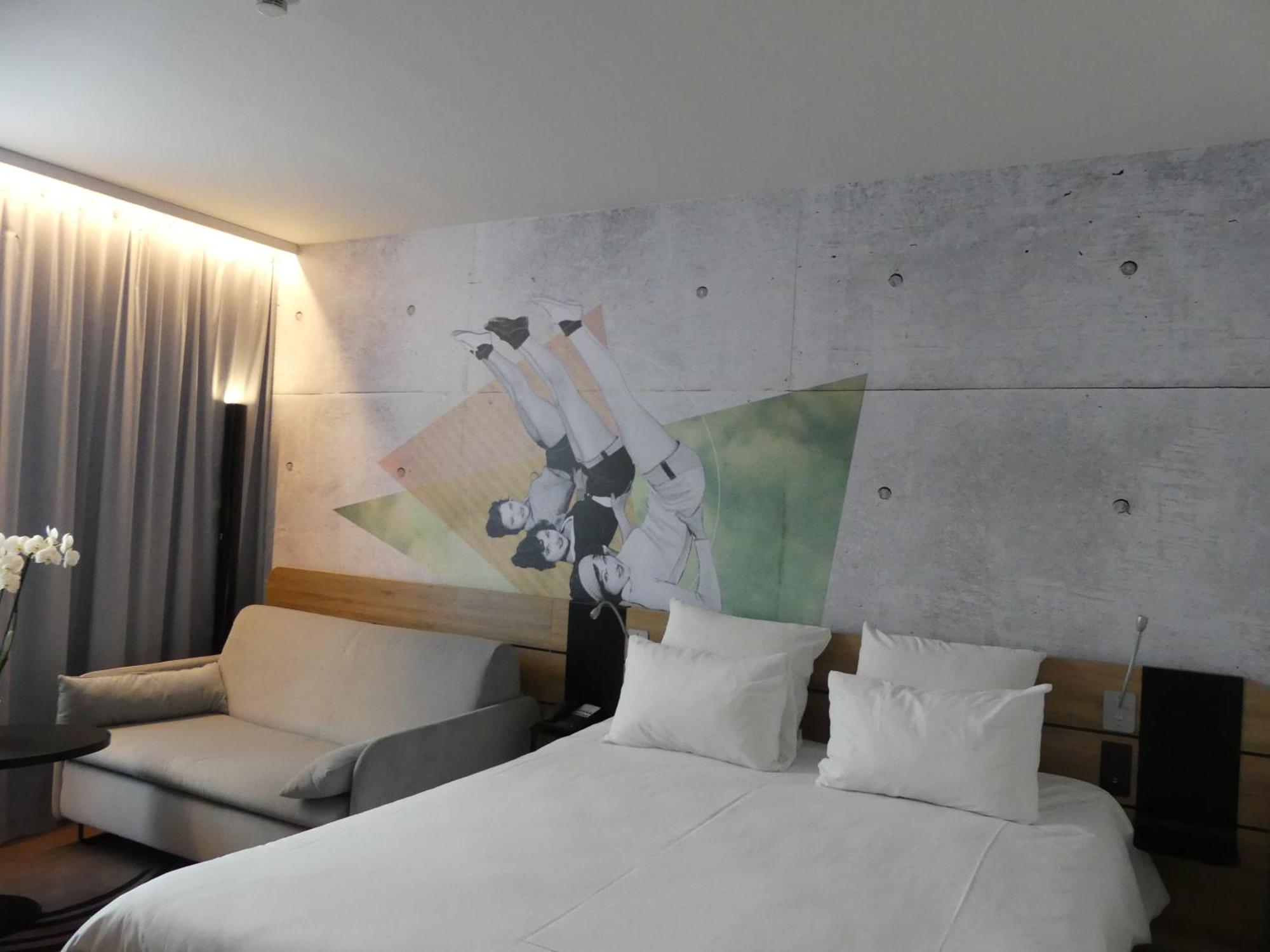 Executive Room Double Bed Sofa