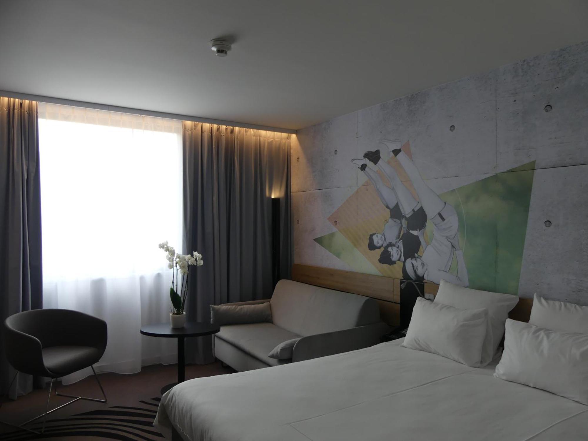 Executive Room Double Bed Sofa
