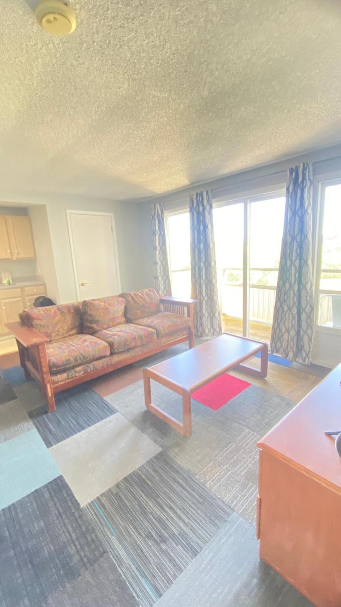 One-Bedroom King Suite