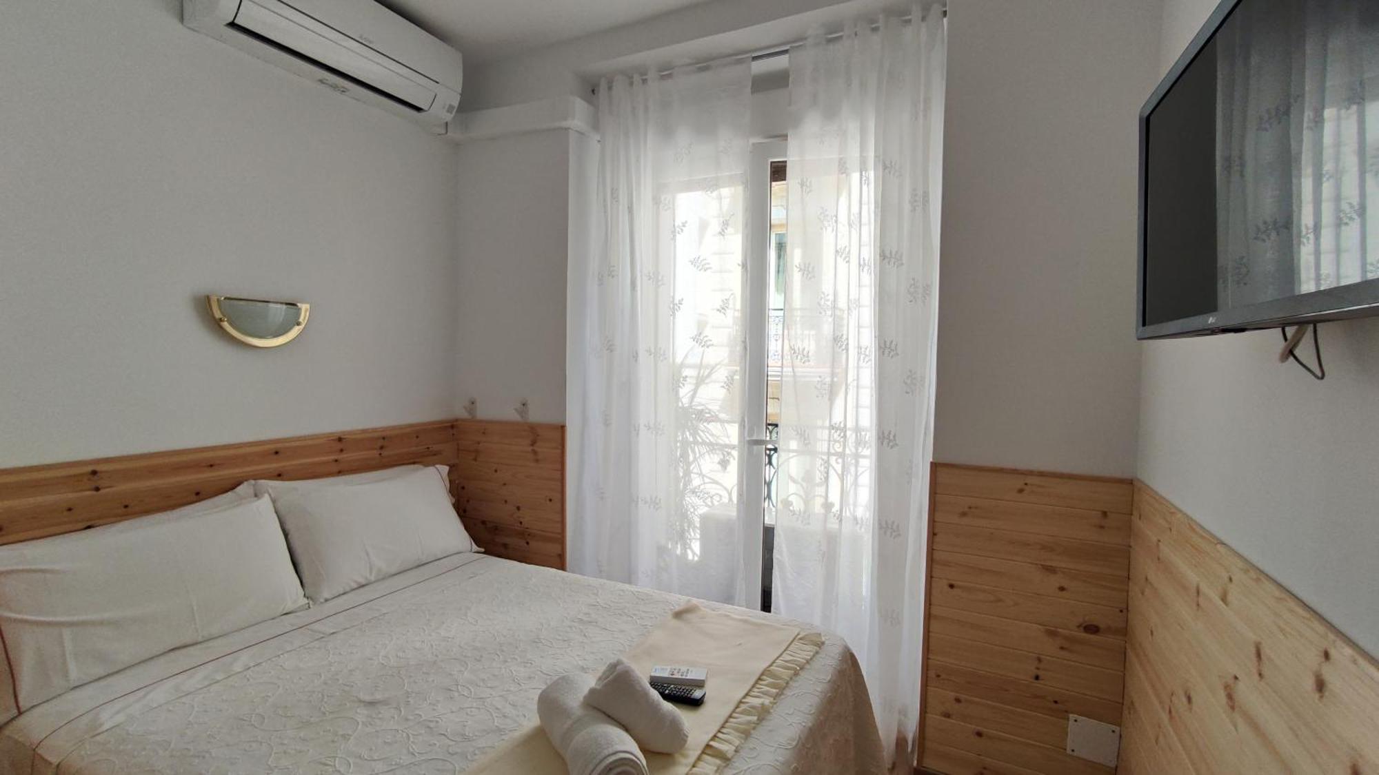 Small Single Room