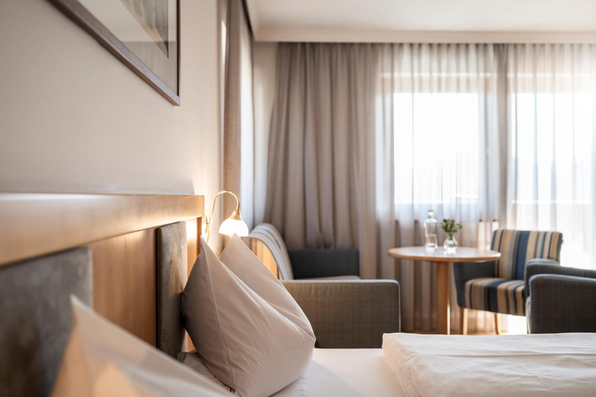 Comfort Double Room with castle View with Balcony,1592894767:JPEG
