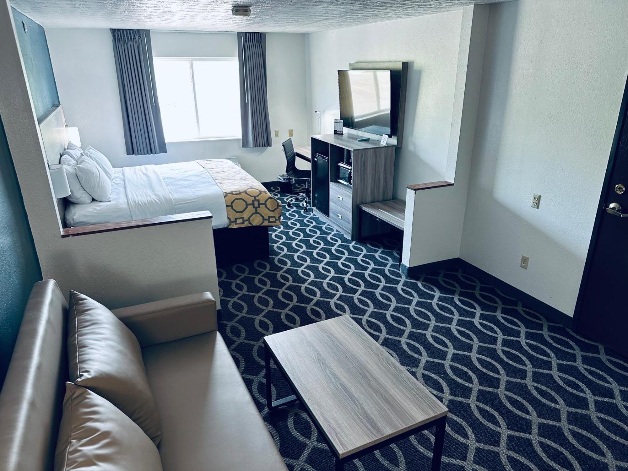 King Studio Suite - Mobility Access/Non-Smoking