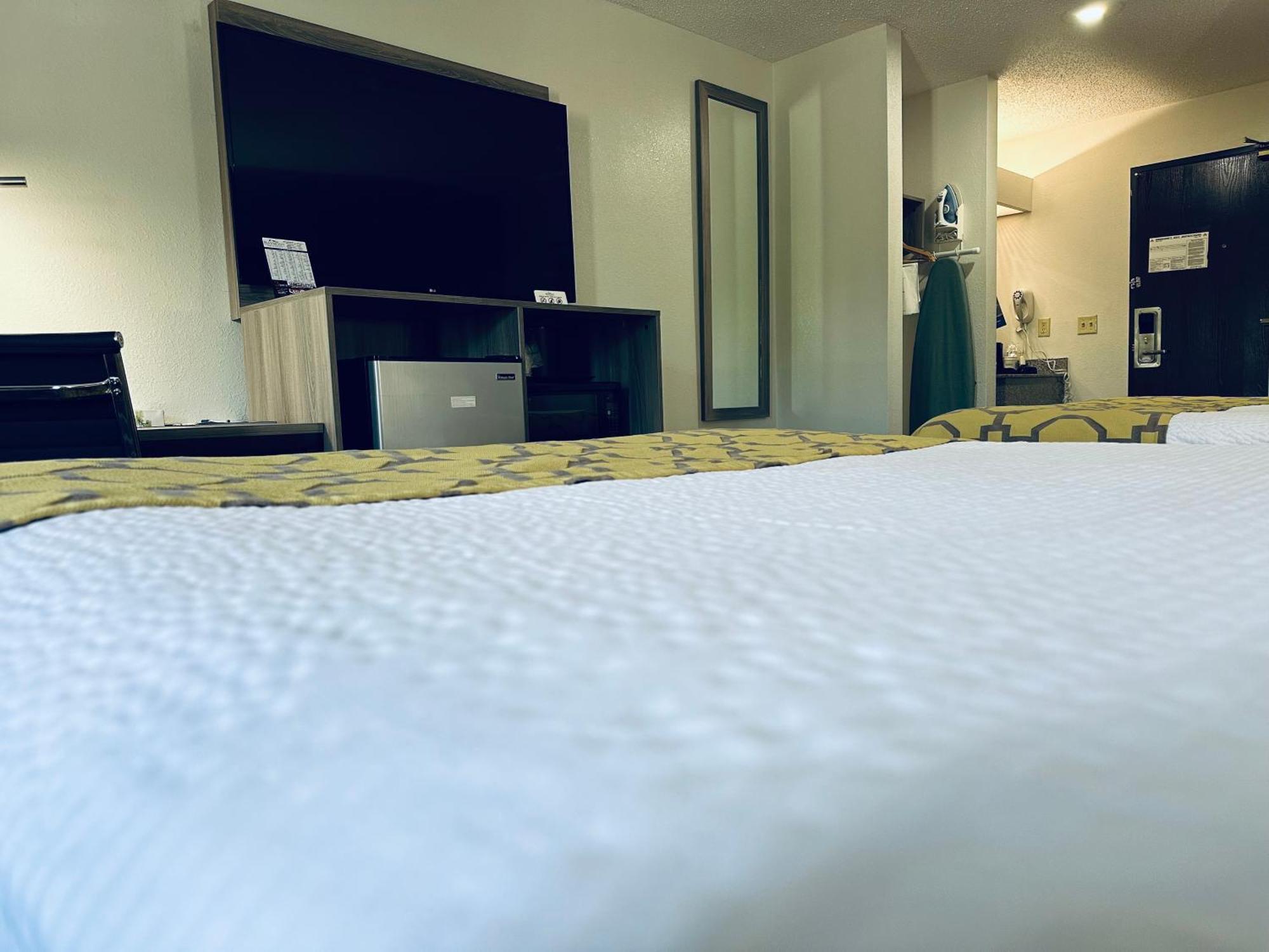 Queen Room with Two Queen Beds - Non-Smoking