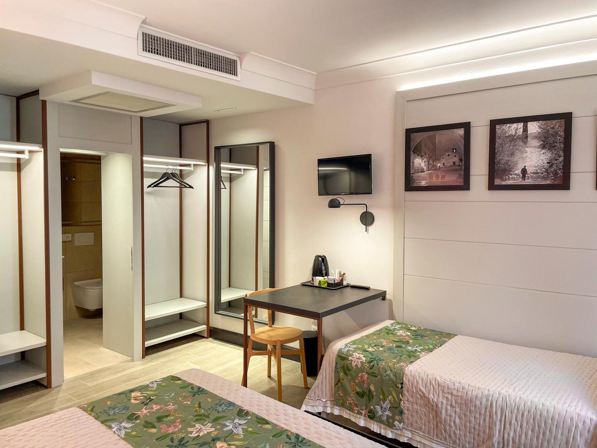 Triple Room