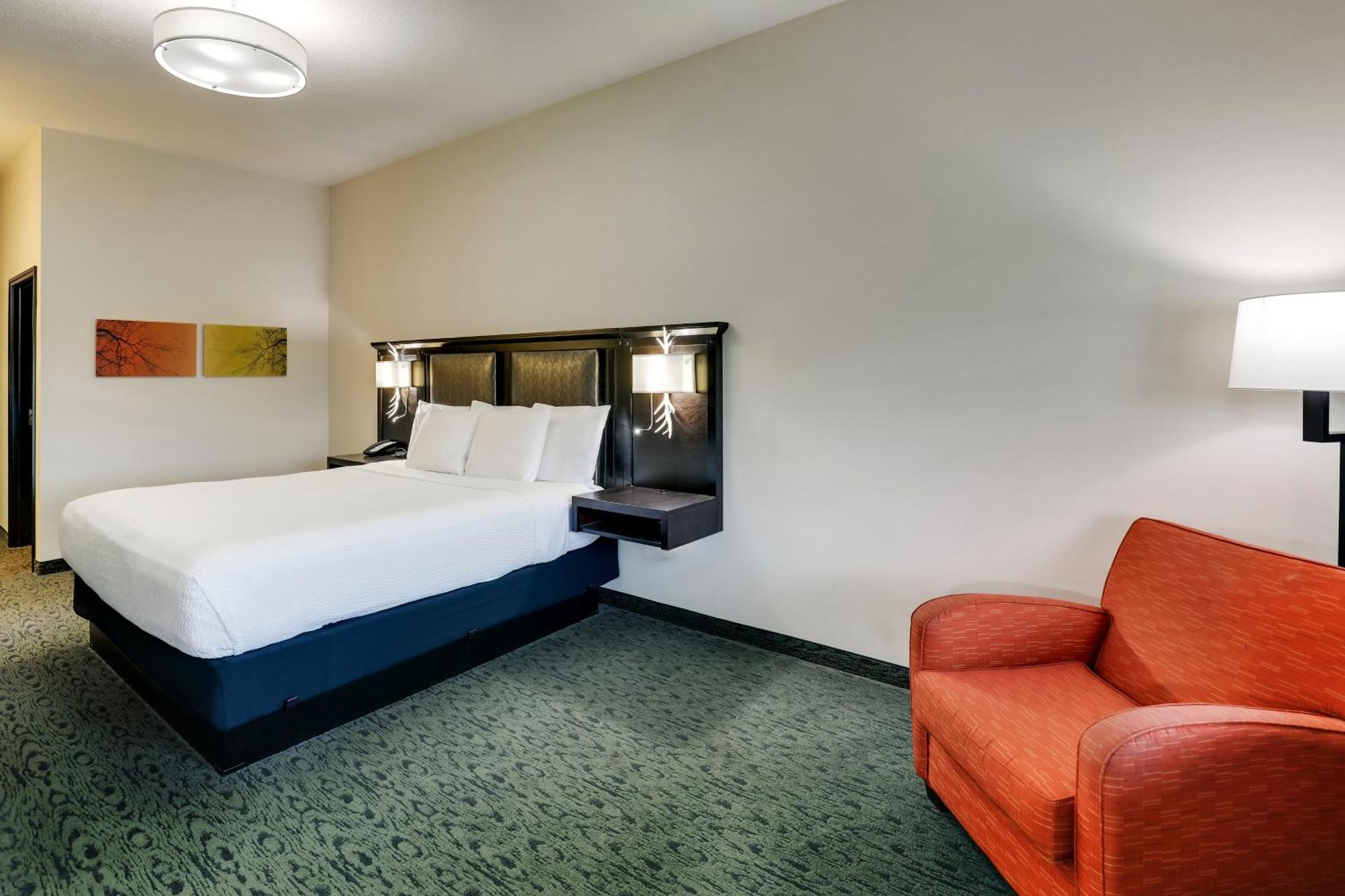Deluxe King Room