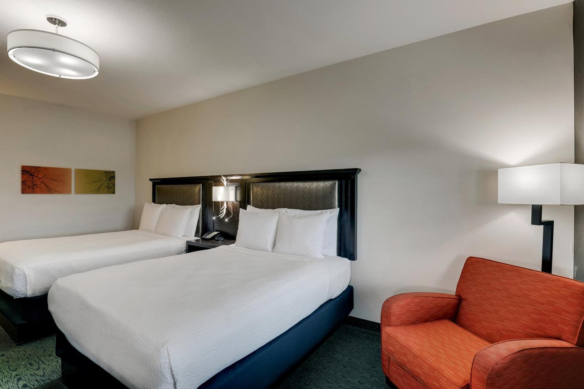 Deluxe Queen Room