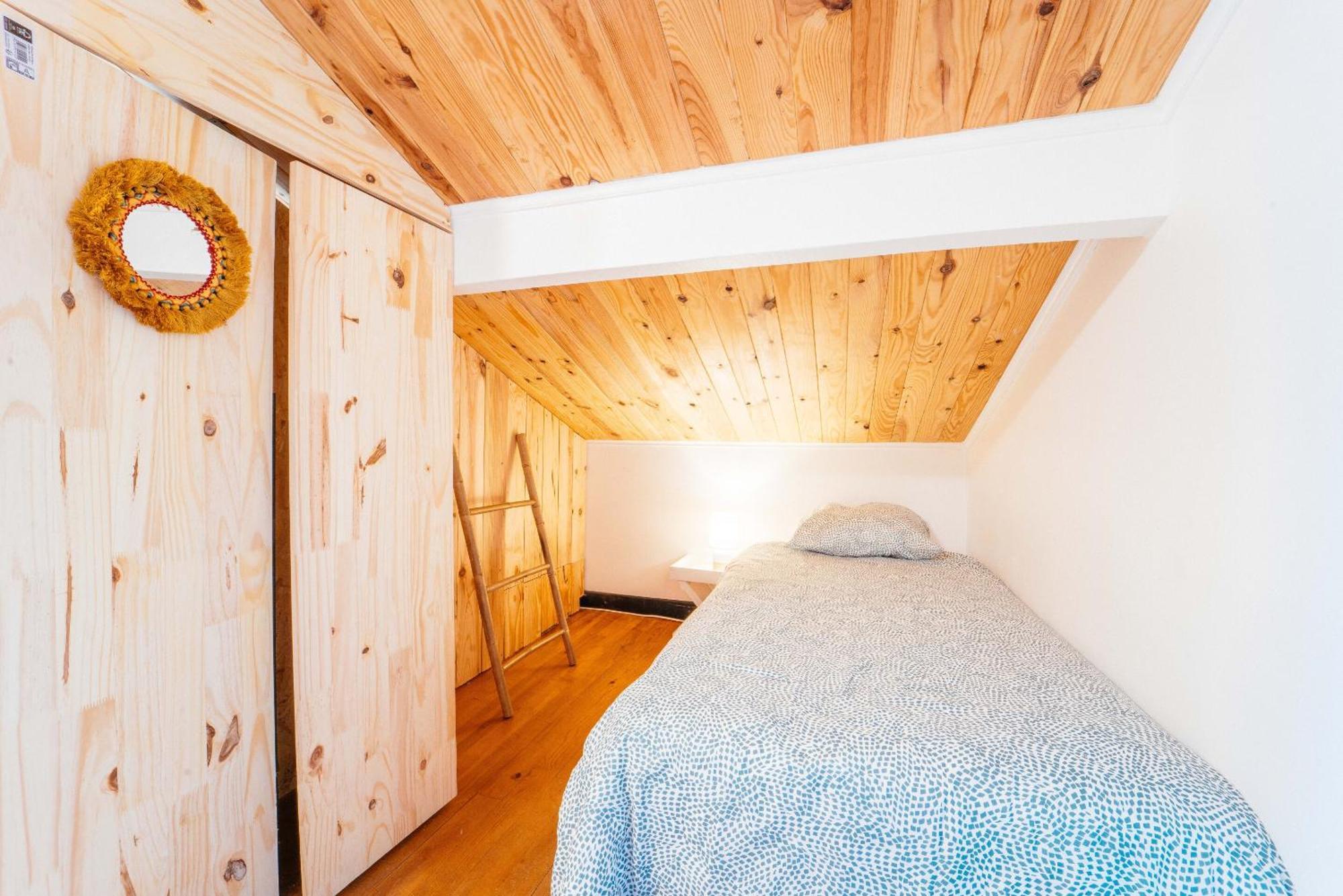 Single Bed Dormitory Room