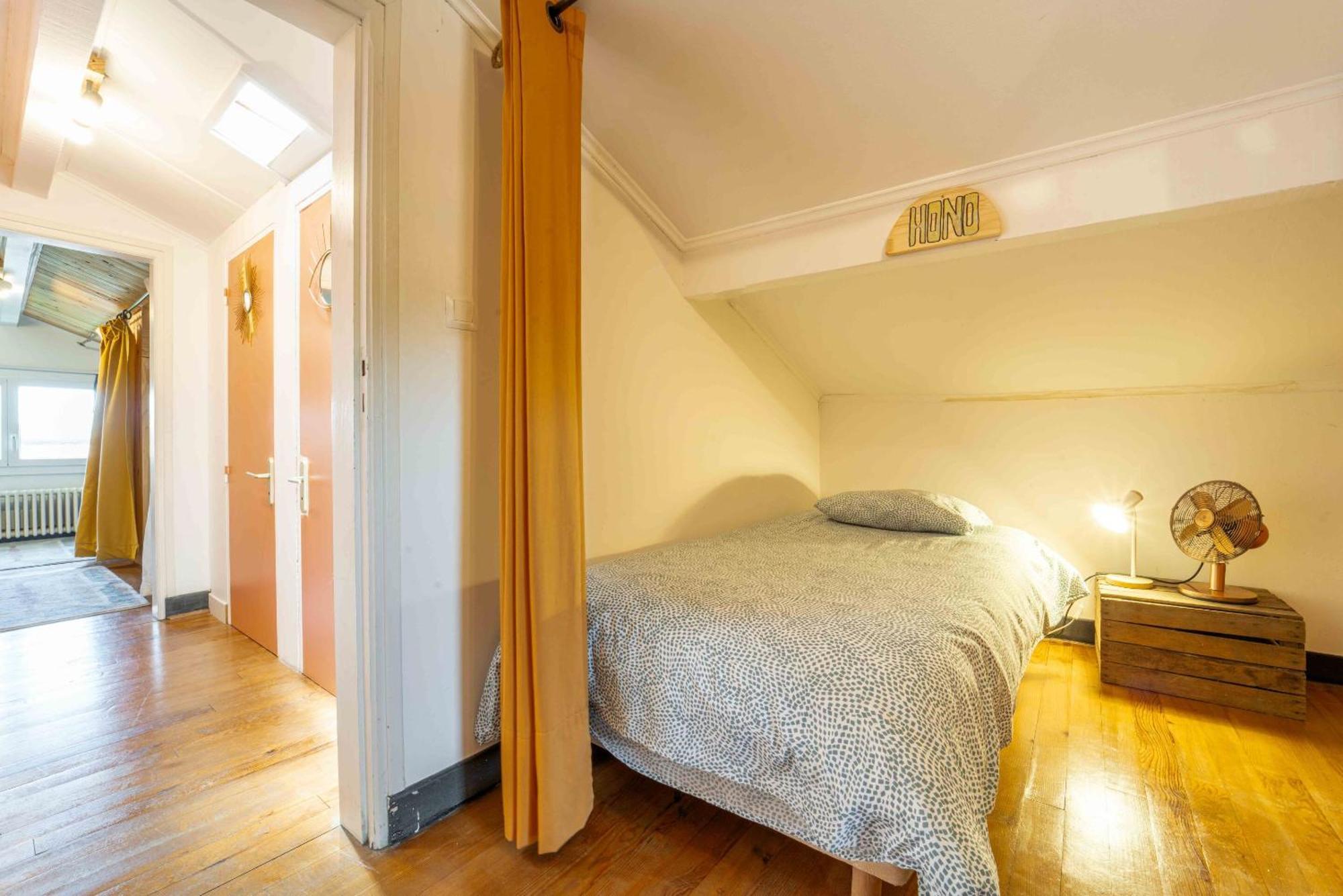 Single Bed Dormitory Room