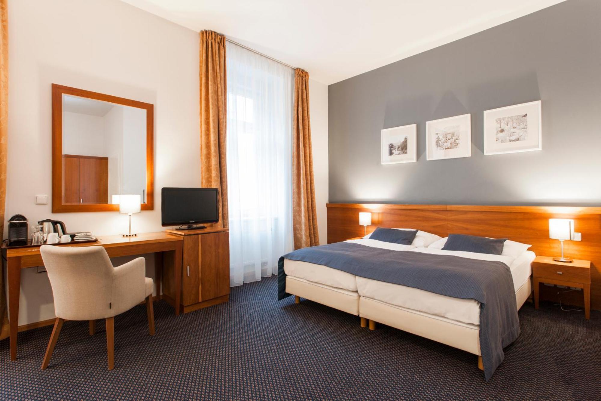 Deluxe Double or Twin Room
