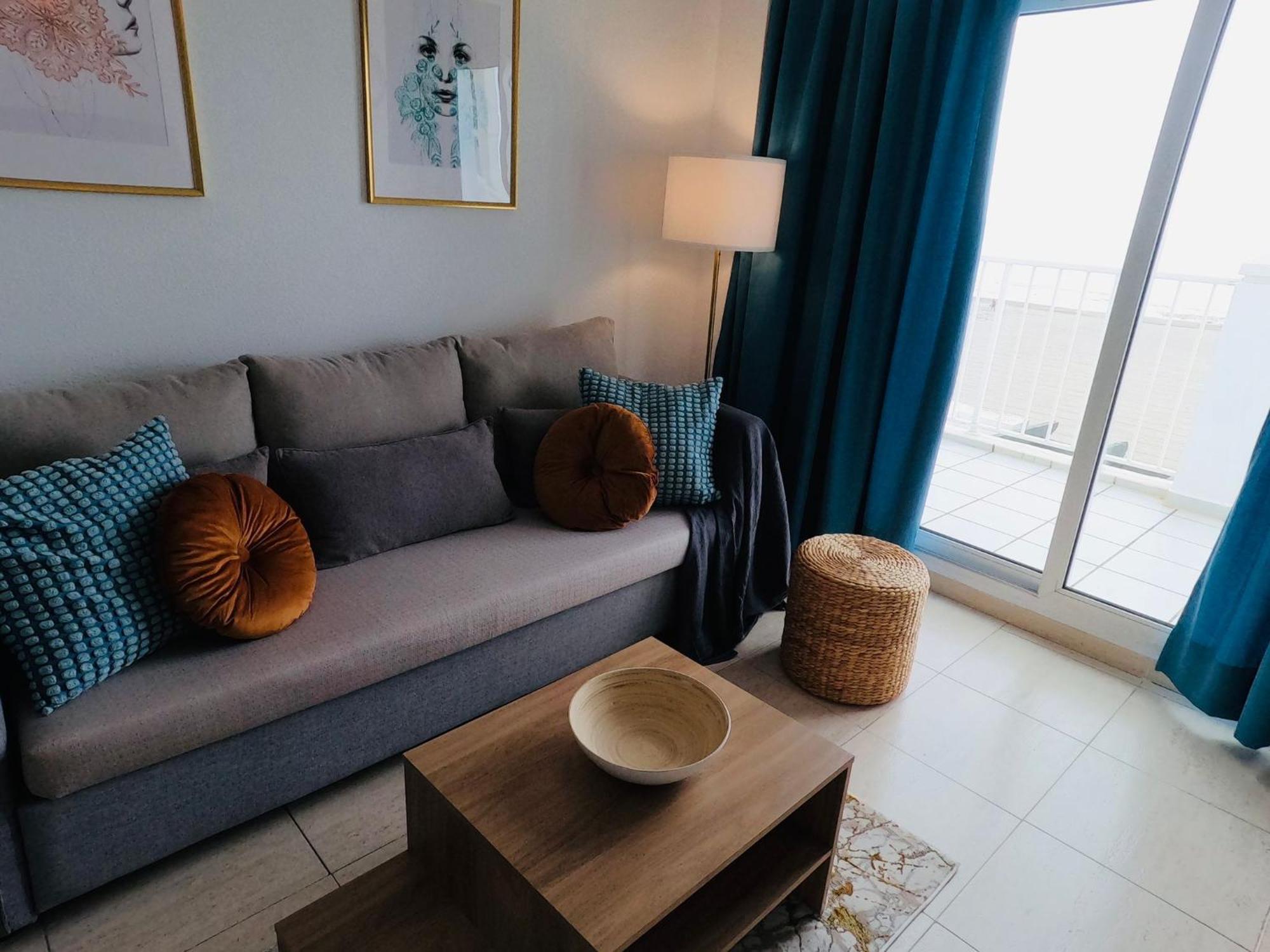 One-bedroom apartment front sea view