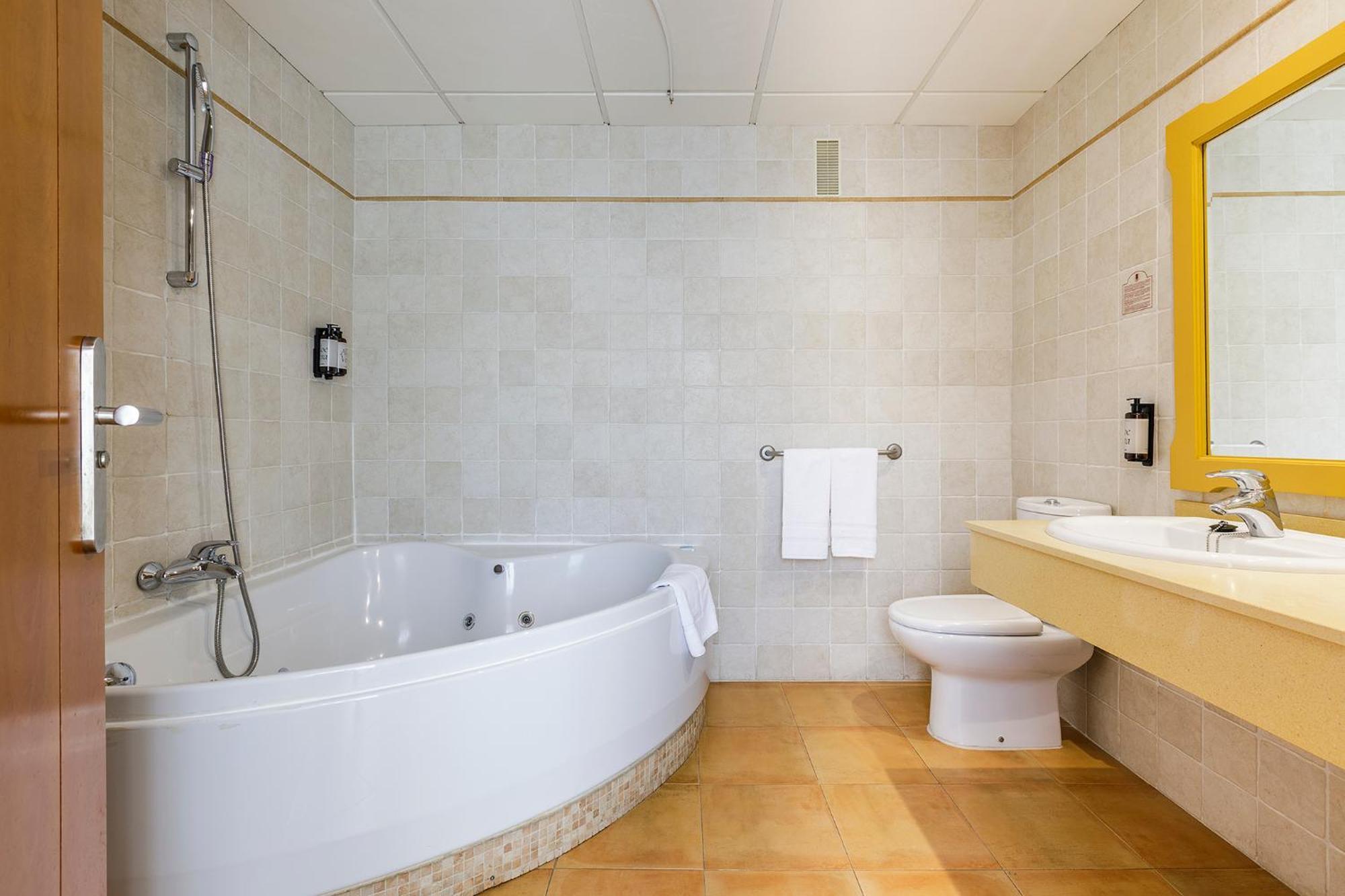 Superior Double Room,1593639884:JPEG
