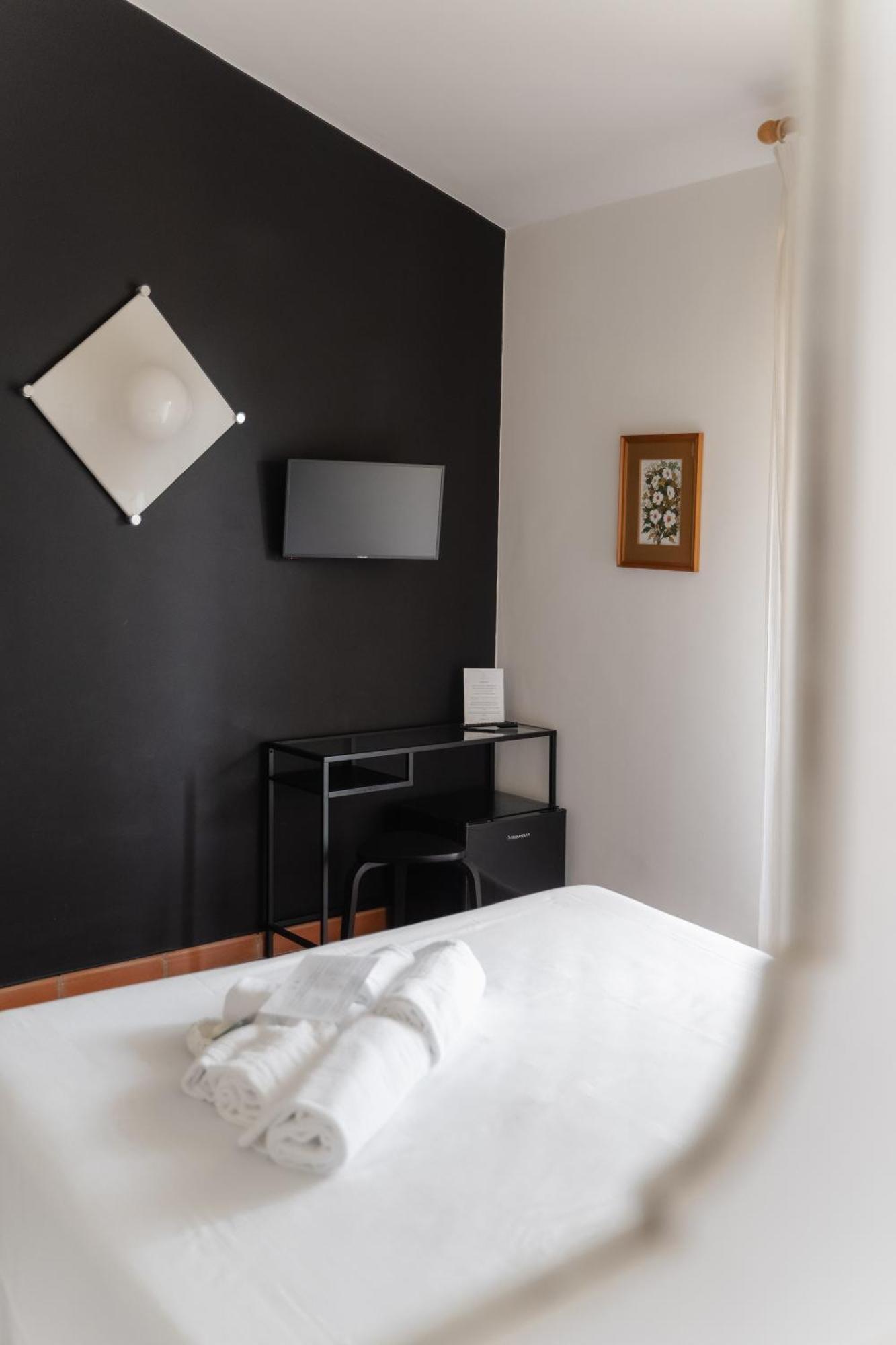 Double or Twin Room Garden View