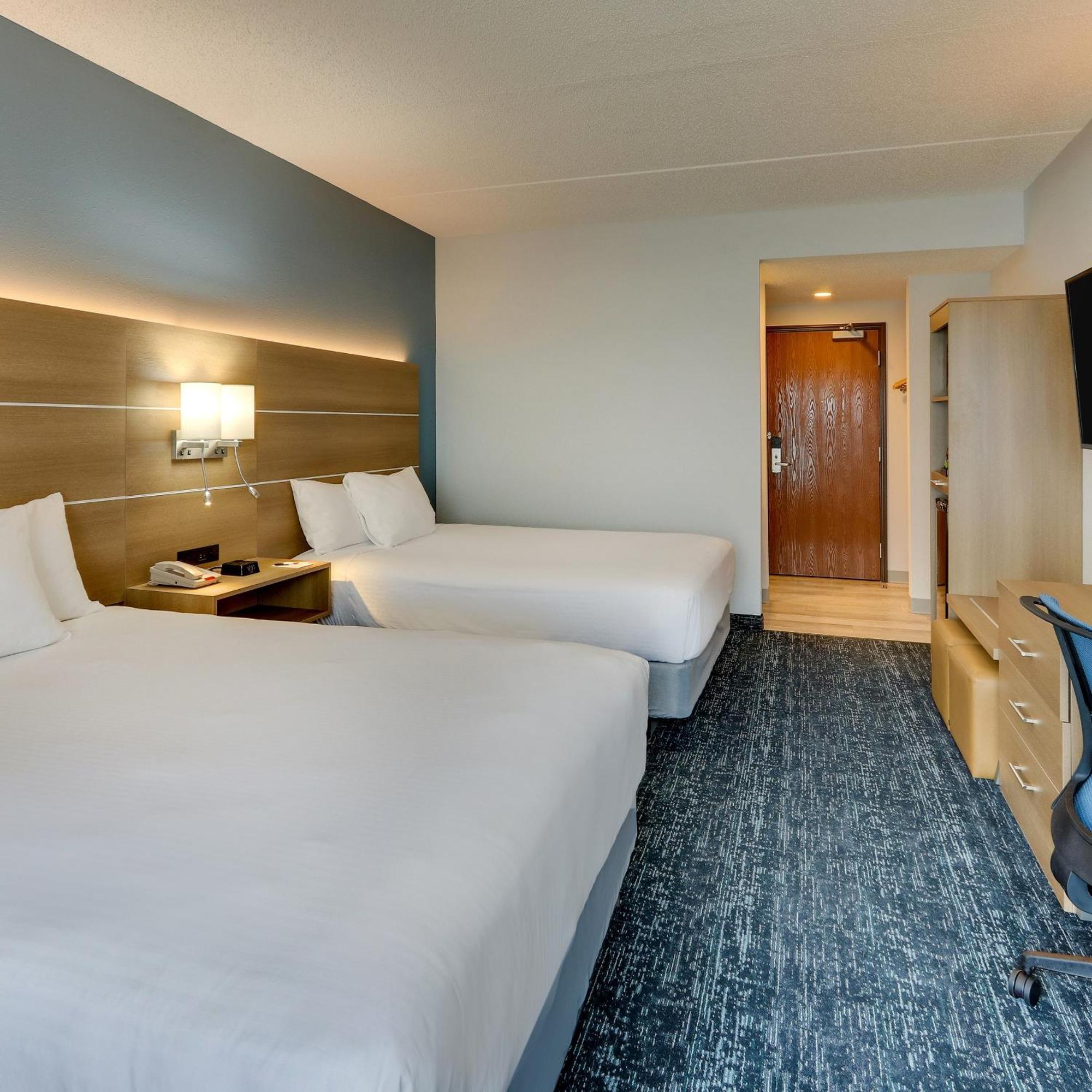 Queen Room Two Queen Beds