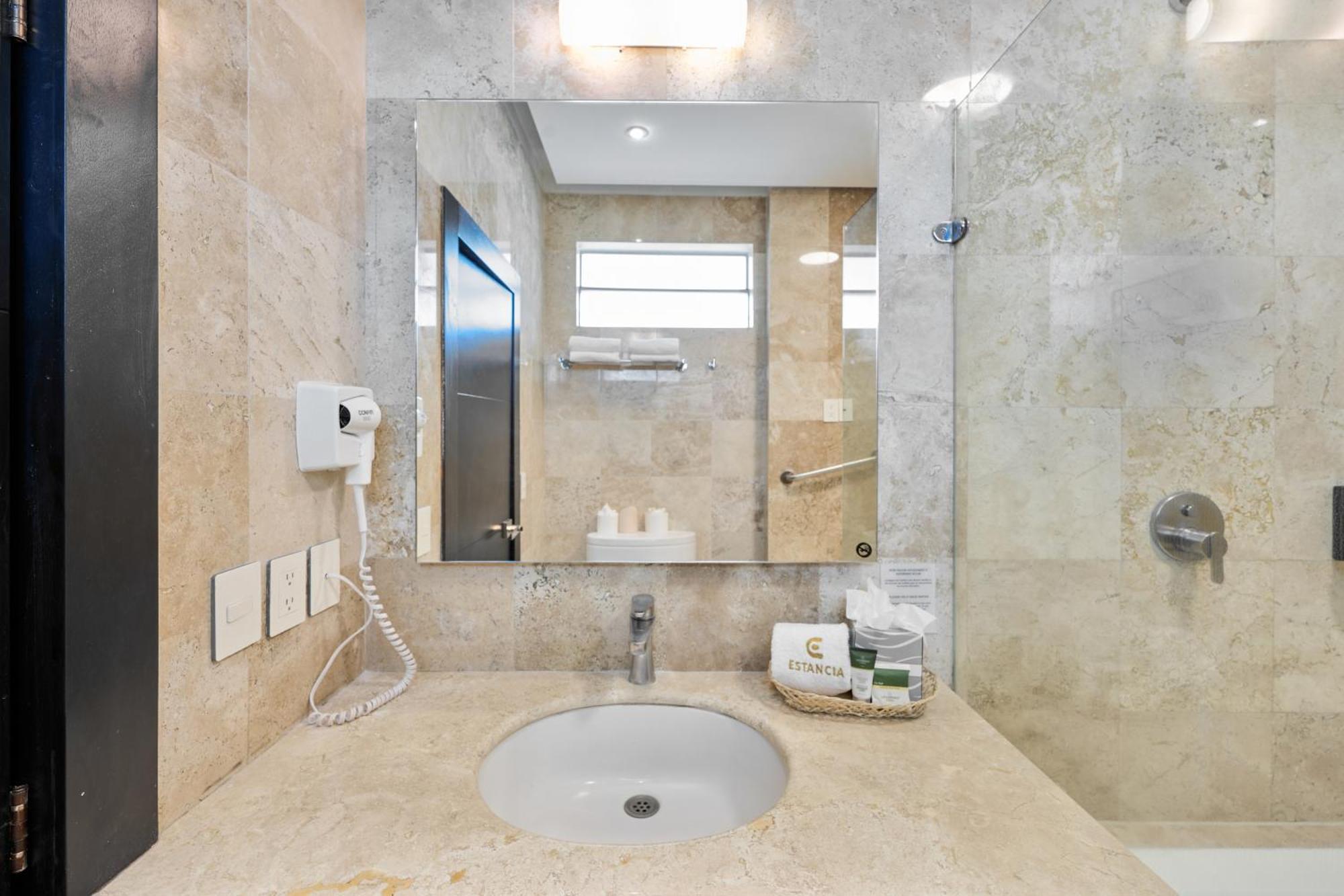 King Suite Spa Bath