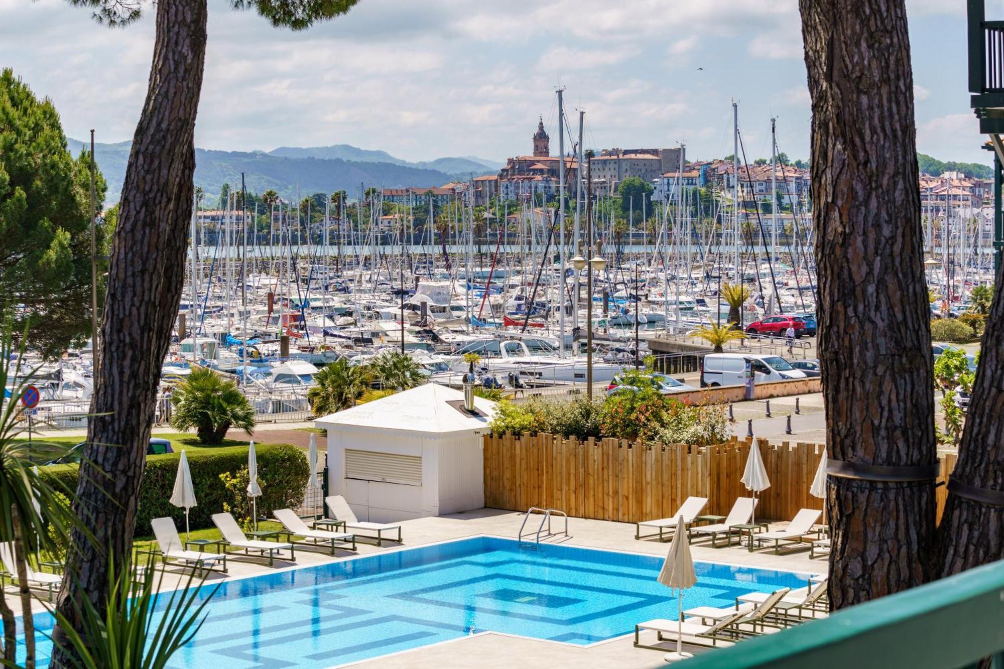 Double Room Balcony Port-Pool View