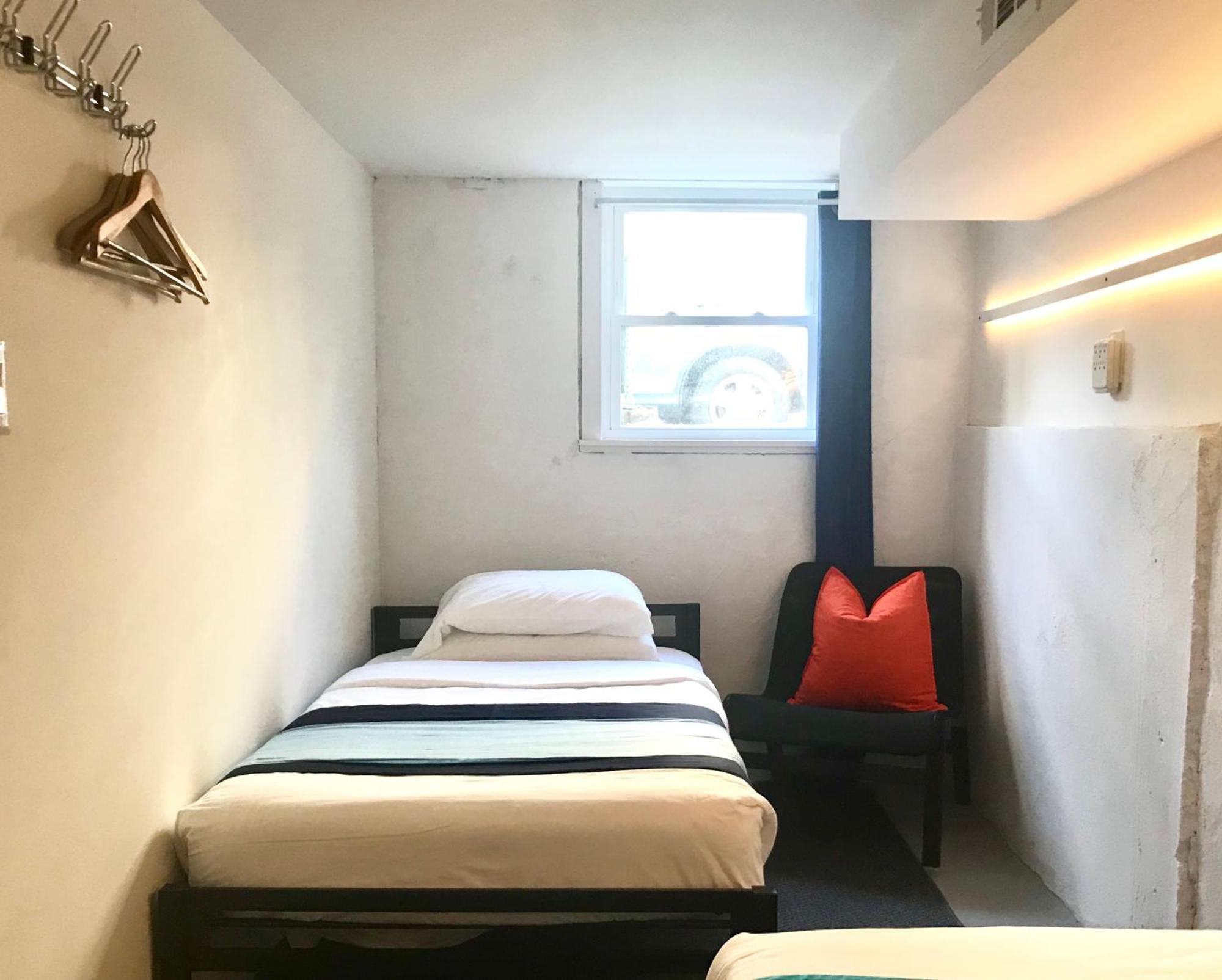 Twin Room Private External Bathroom
