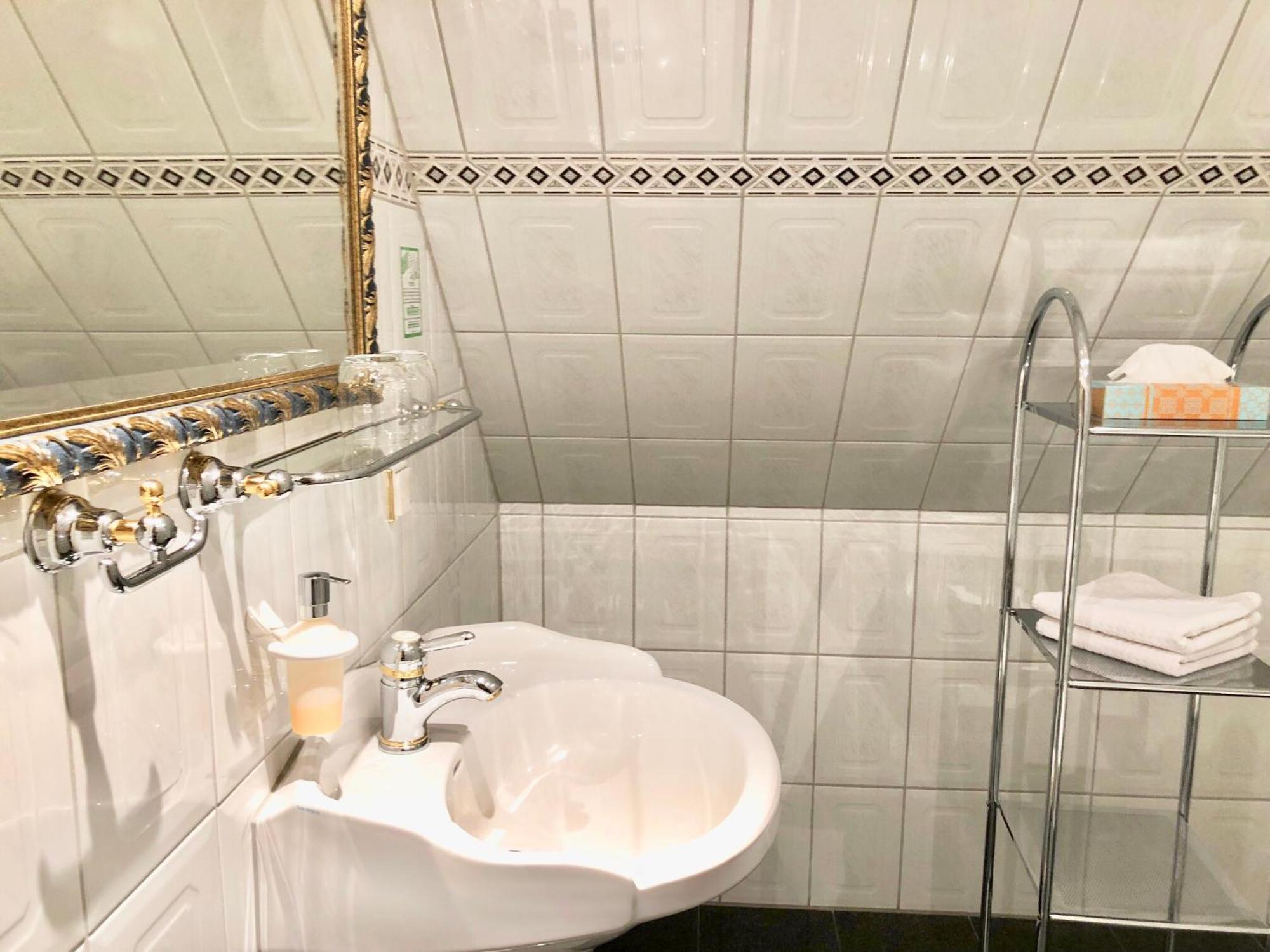Family Room Shower