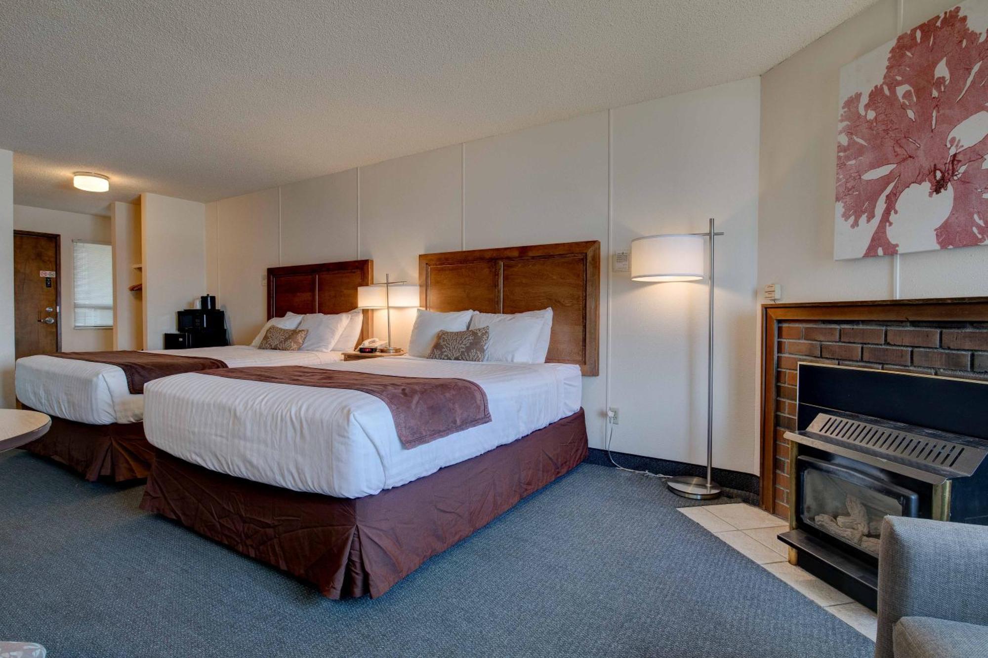 2 Queen Studio Ocean View
