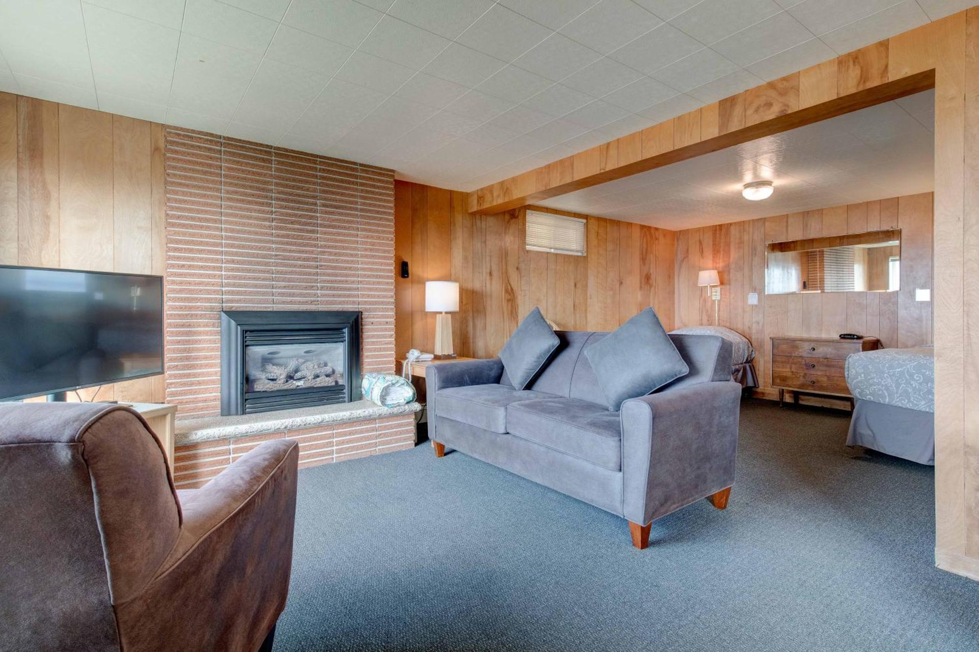 Family Oceanview Cottage – 1Bdrm Kitchen max4