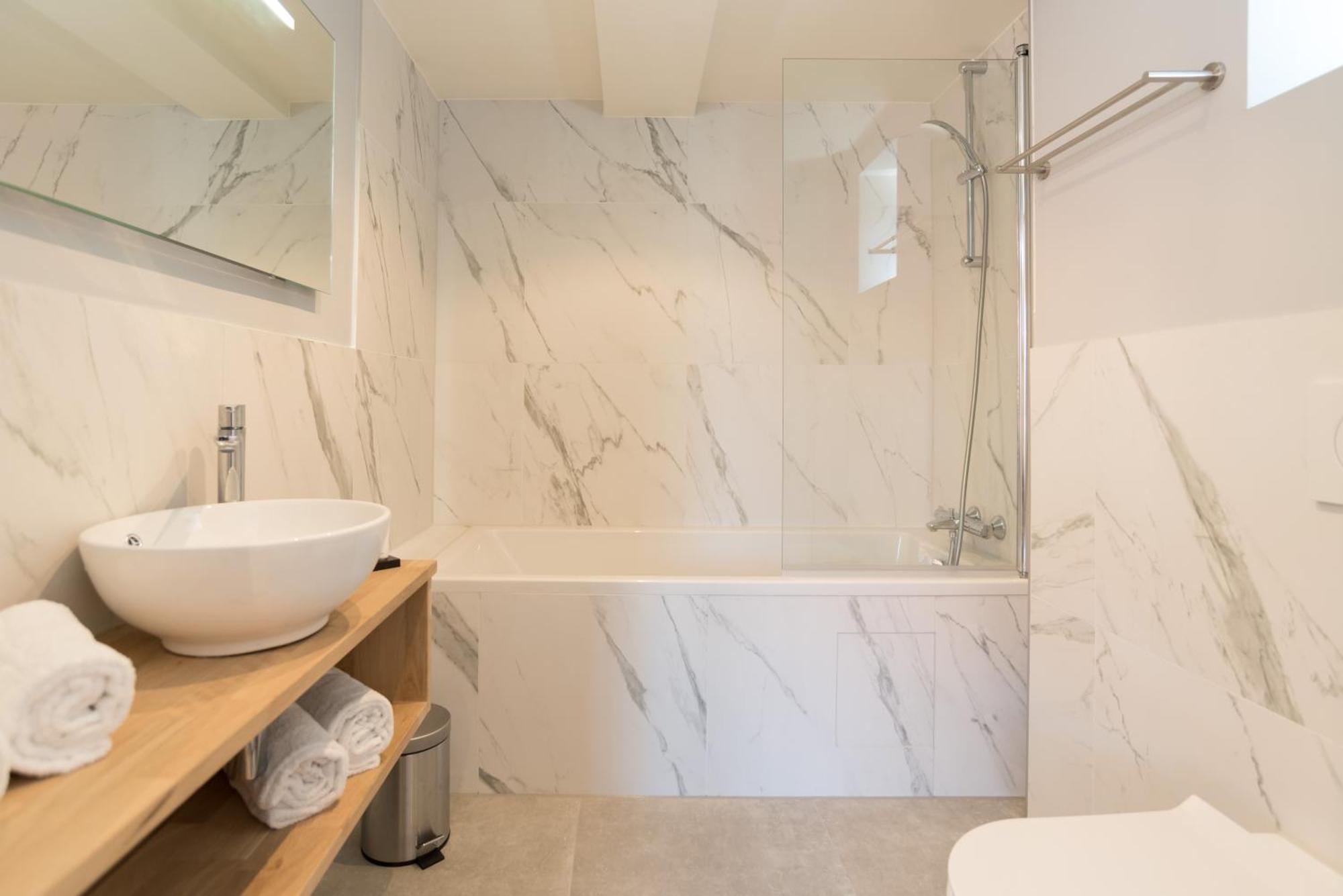 Triple Room Bath First floor