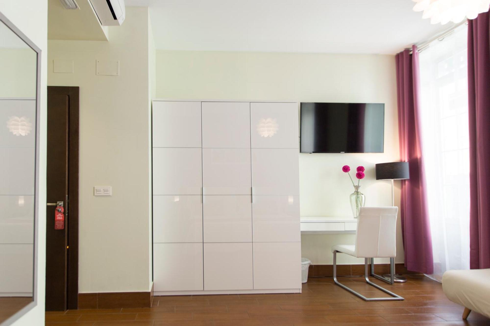 Double Room Private Bathroom