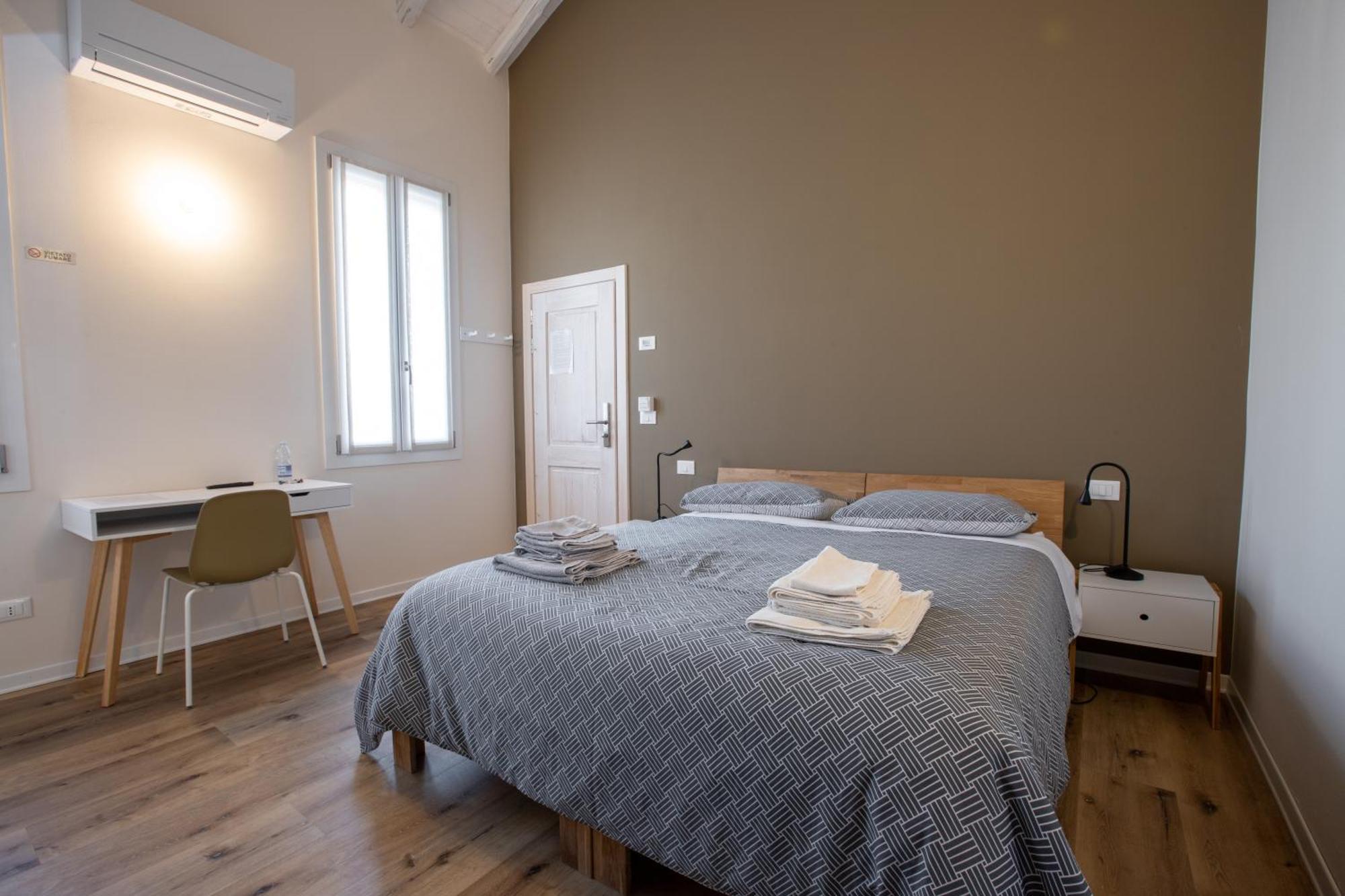 Double or Twin Room Private Bathroom
