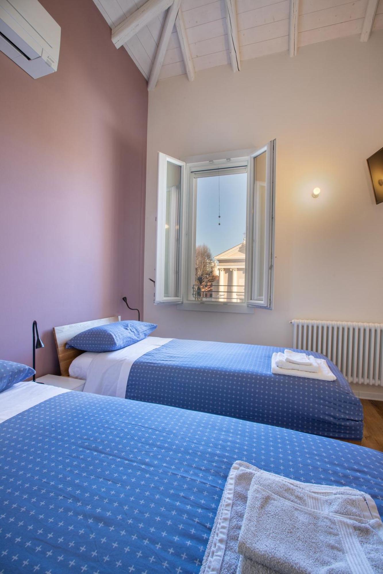 Double Room Private Bathroom