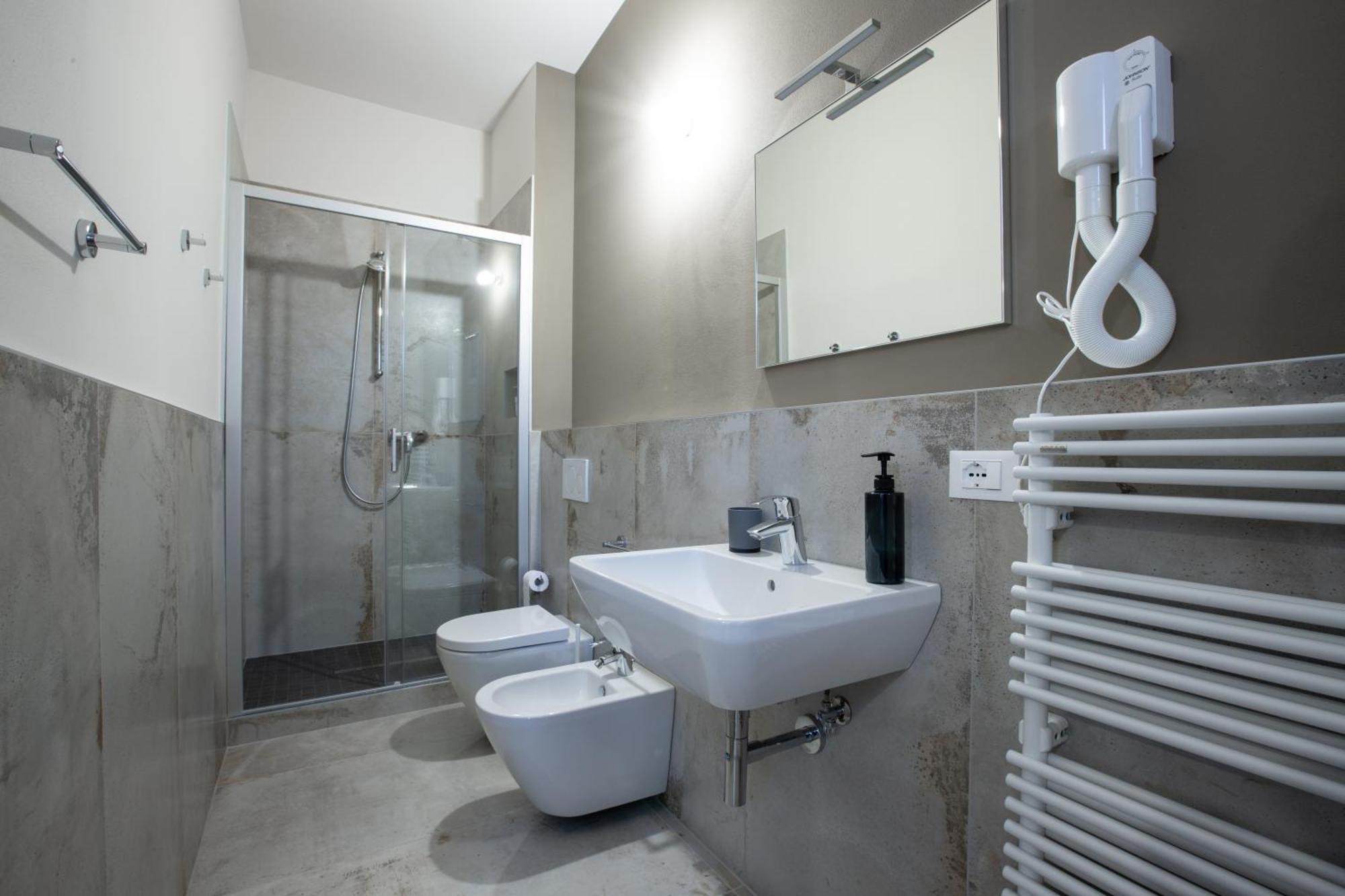 Double or Twin Room Private Bathroom